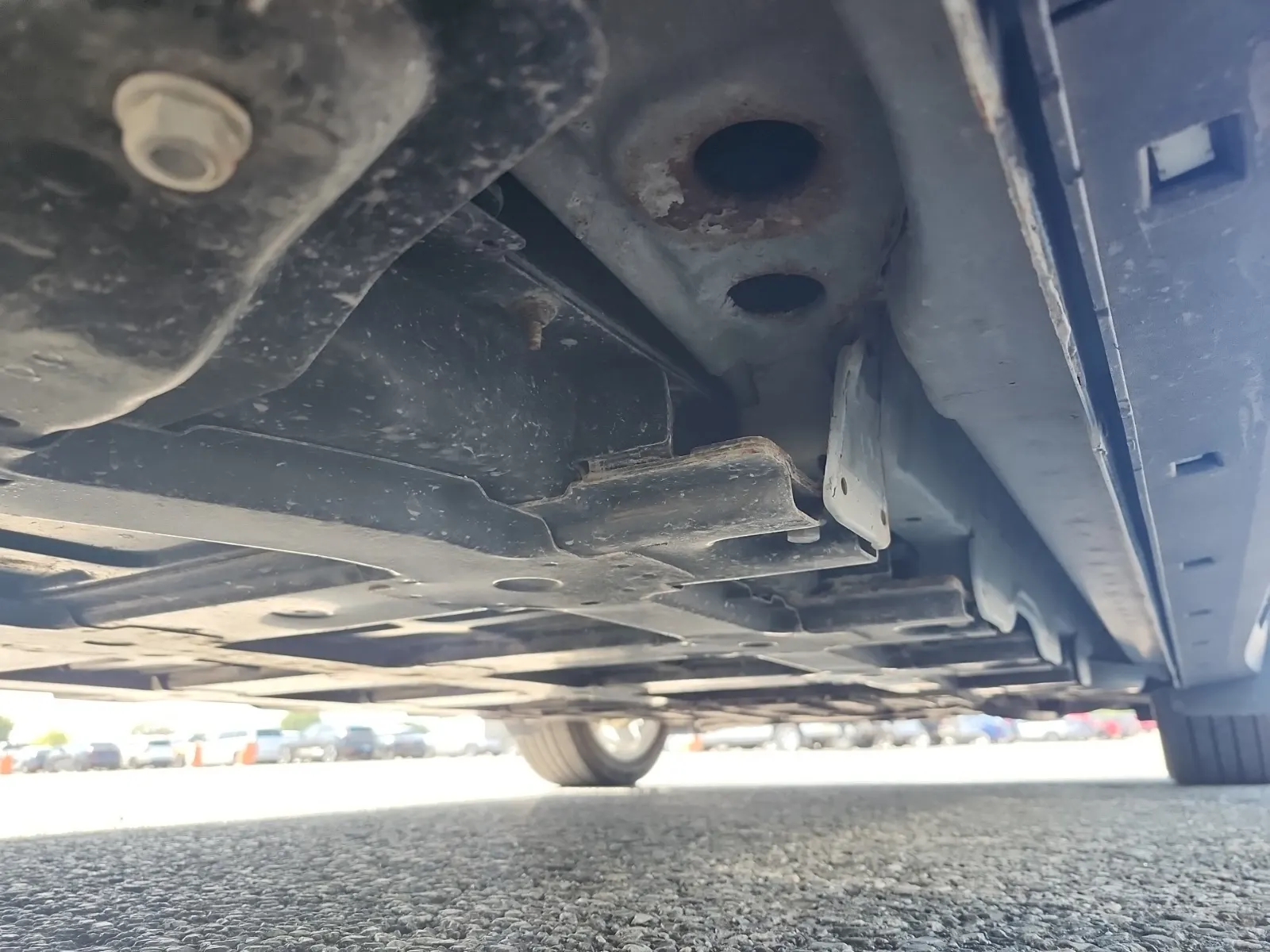Undercarriage - Passenger Photo