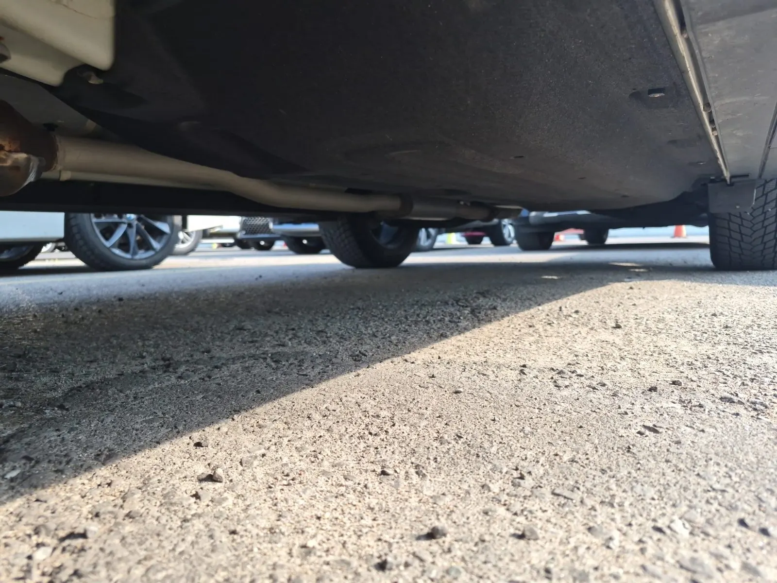 Undercarriage - Driver Photo