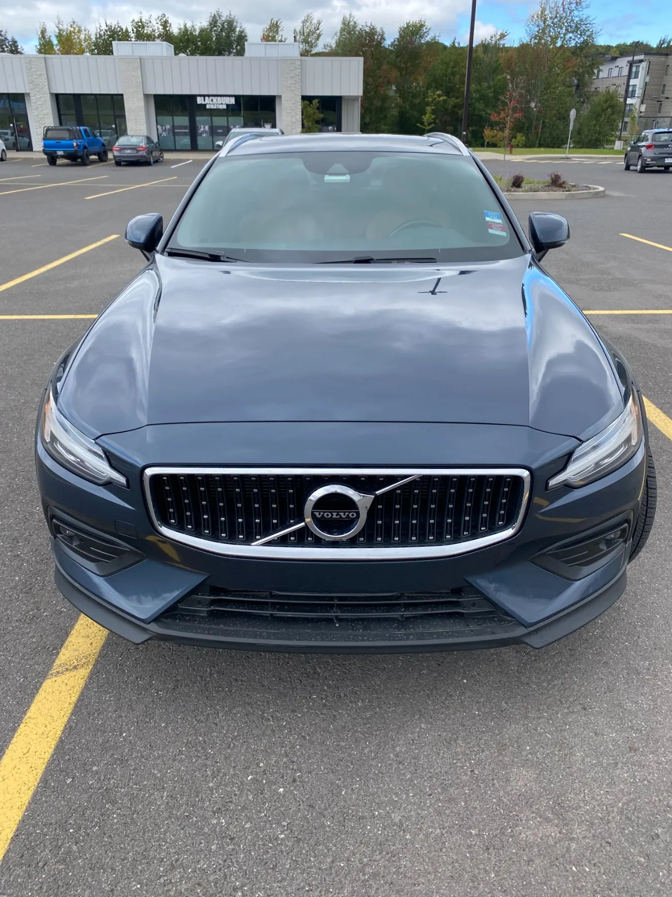 3/4 Front (Main image)