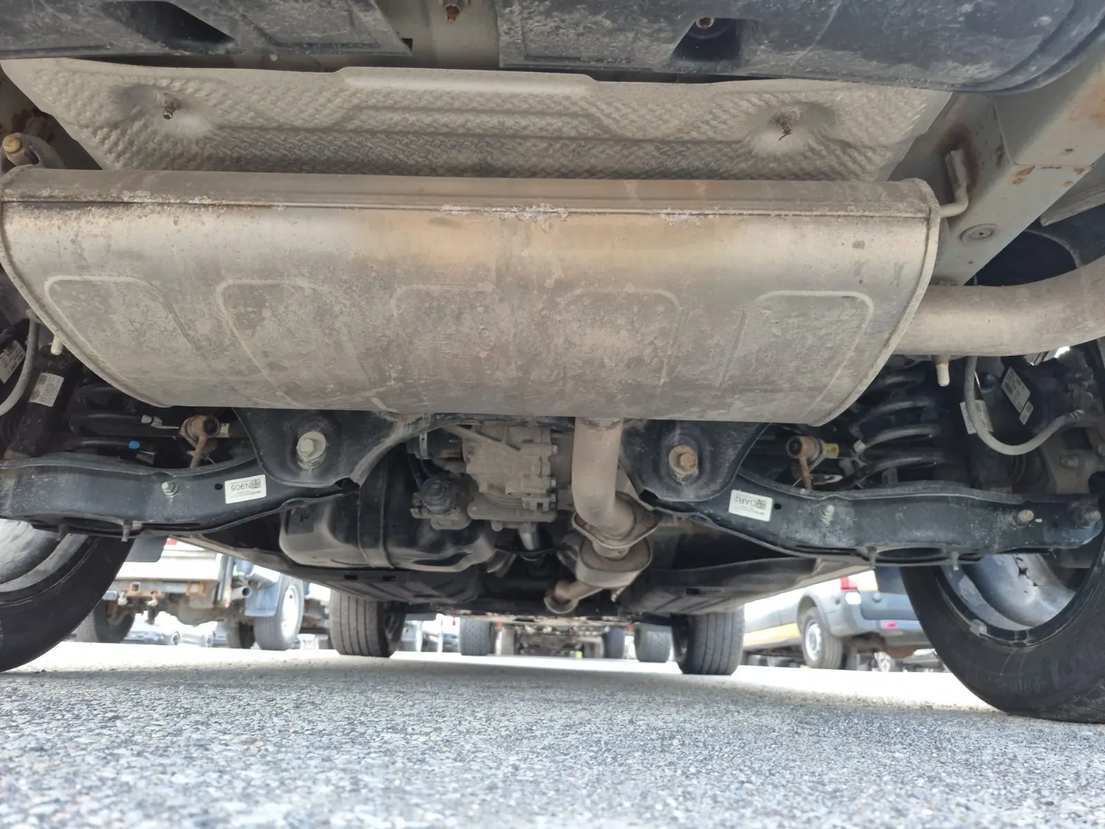 Undercarriage - Rear Photo