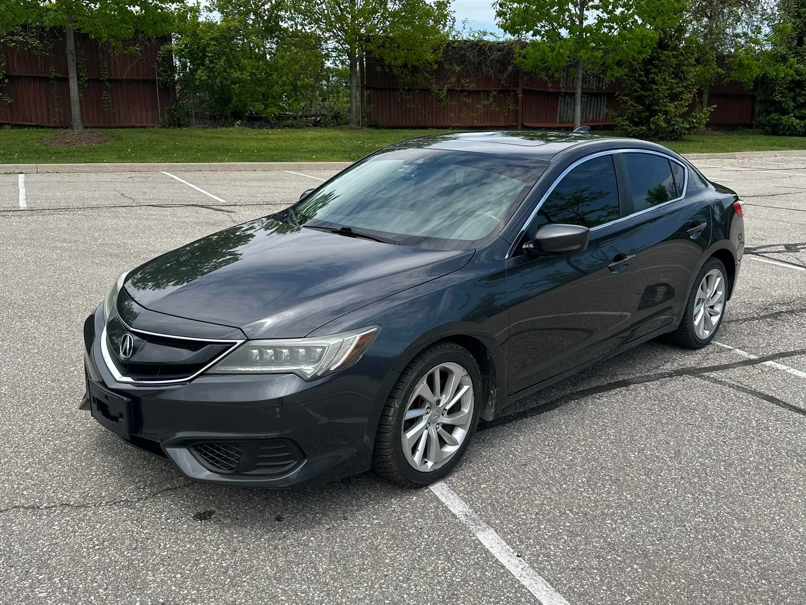 3/4 Front (Main image)