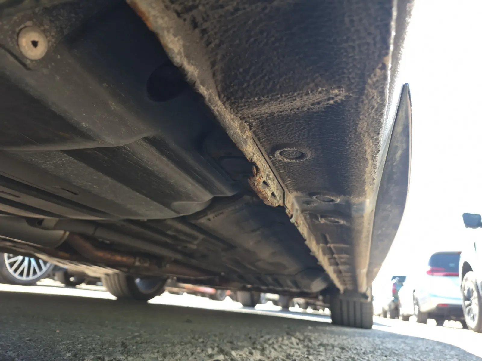 Undercarriage - Passenger Photo