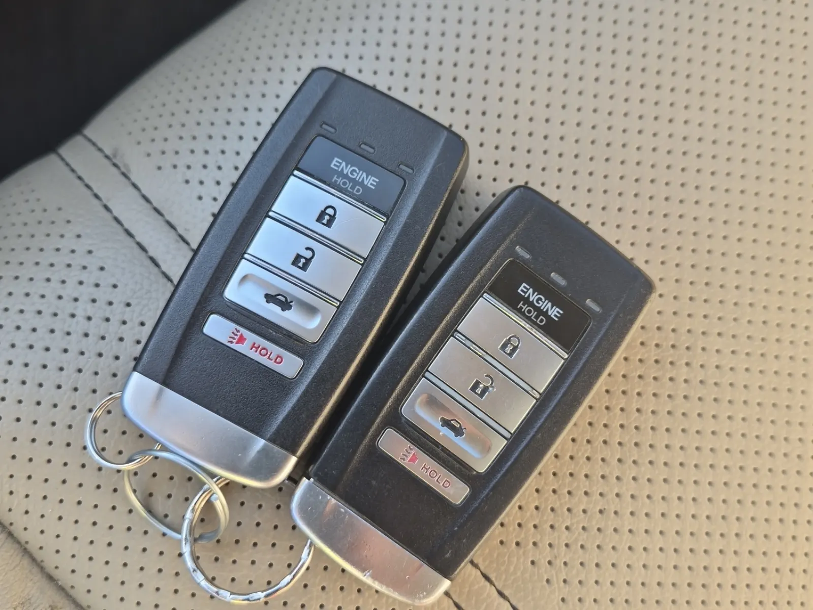 Keys/Fobs/Manual Photo
