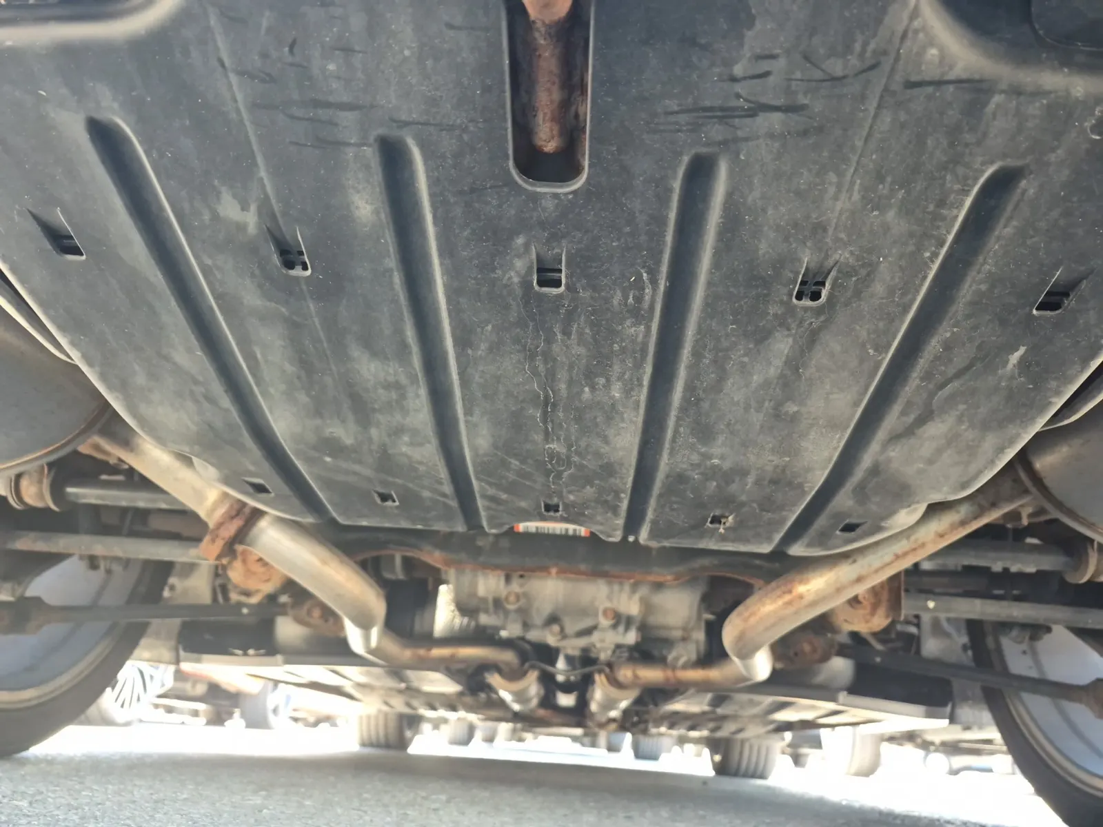 Undercarriage - Rear Photo