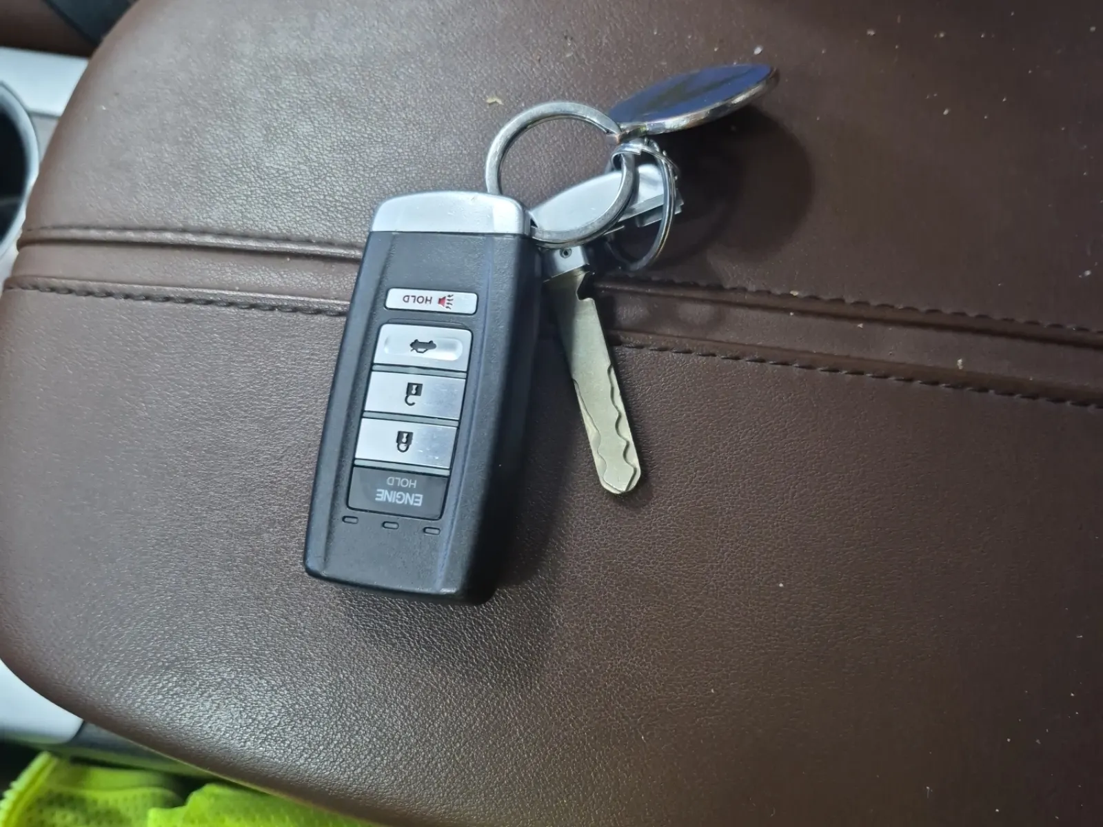 Keys/Fobs/Manual Photo