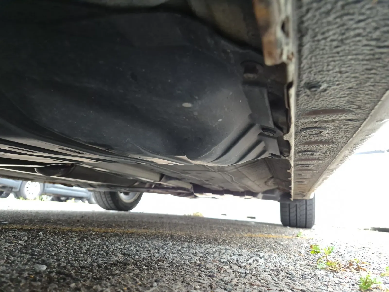 Undercarriage - Driver Photo