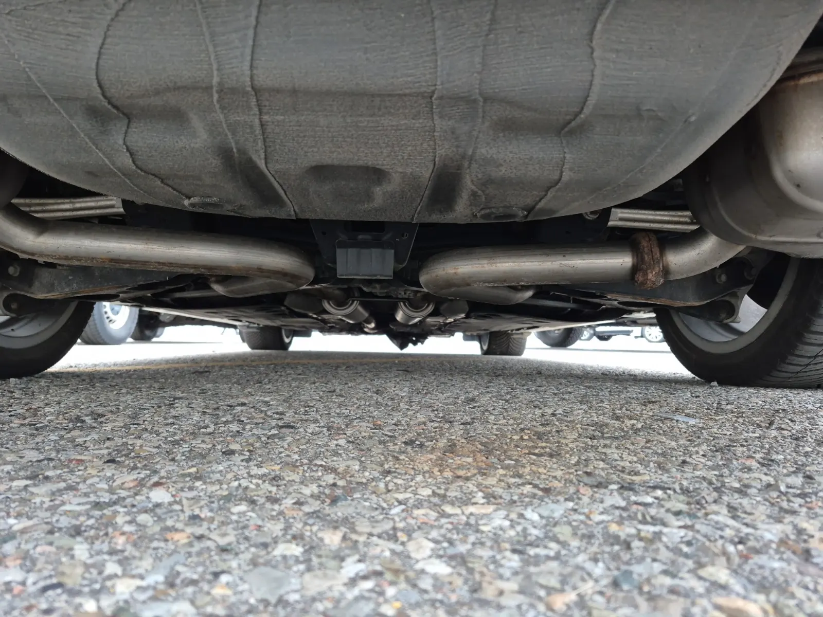 Undercarriage - Rear Photo