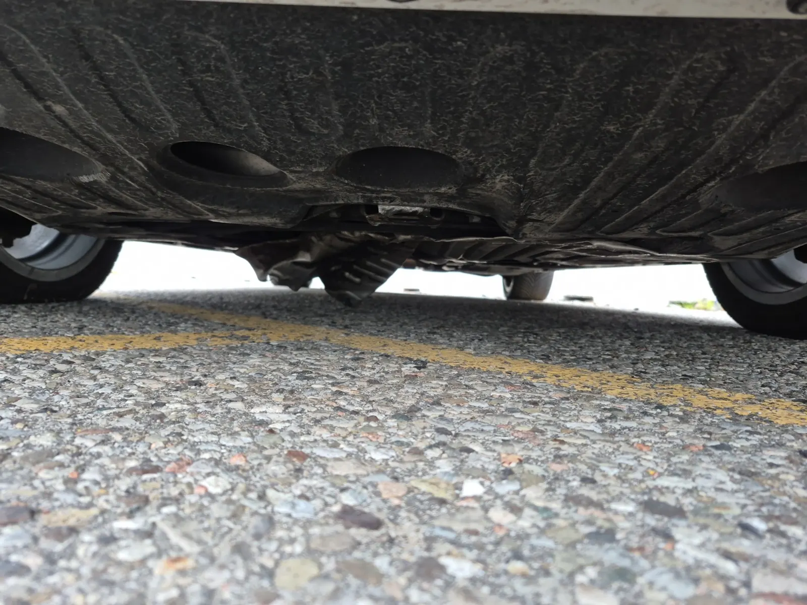 Undercarriage - Front Photo