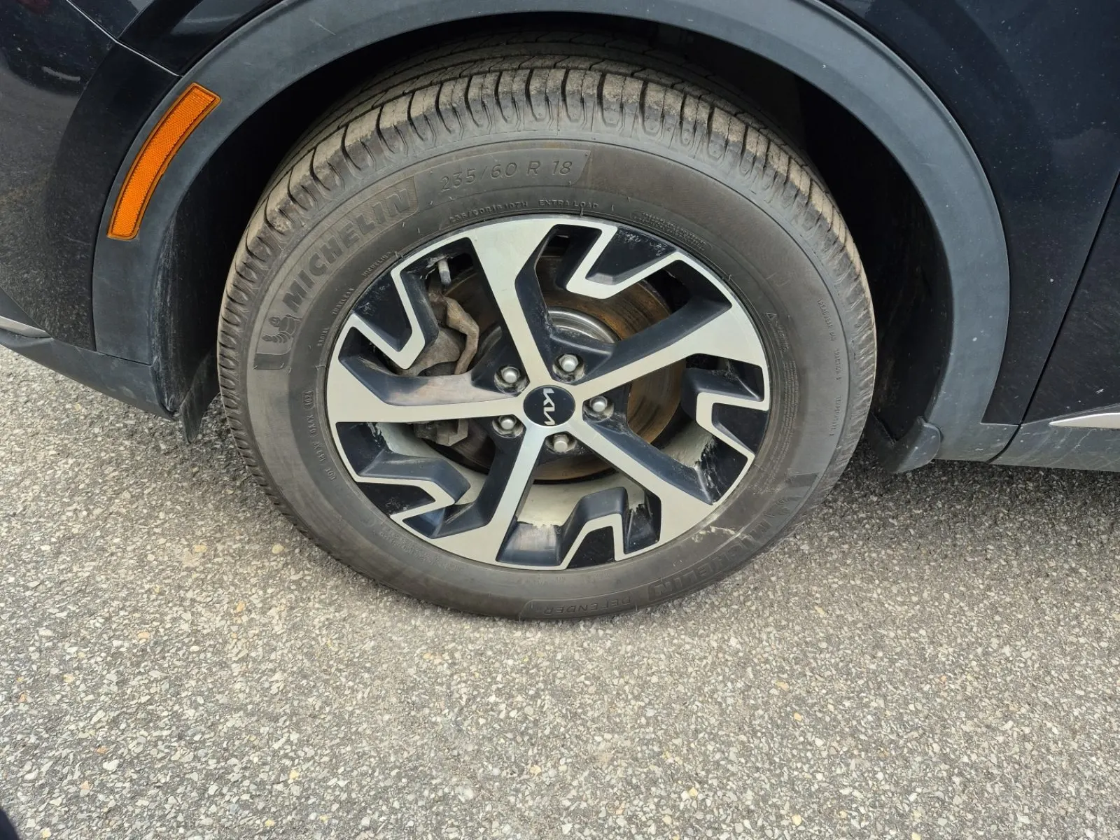 Front driver wheel/tire photo