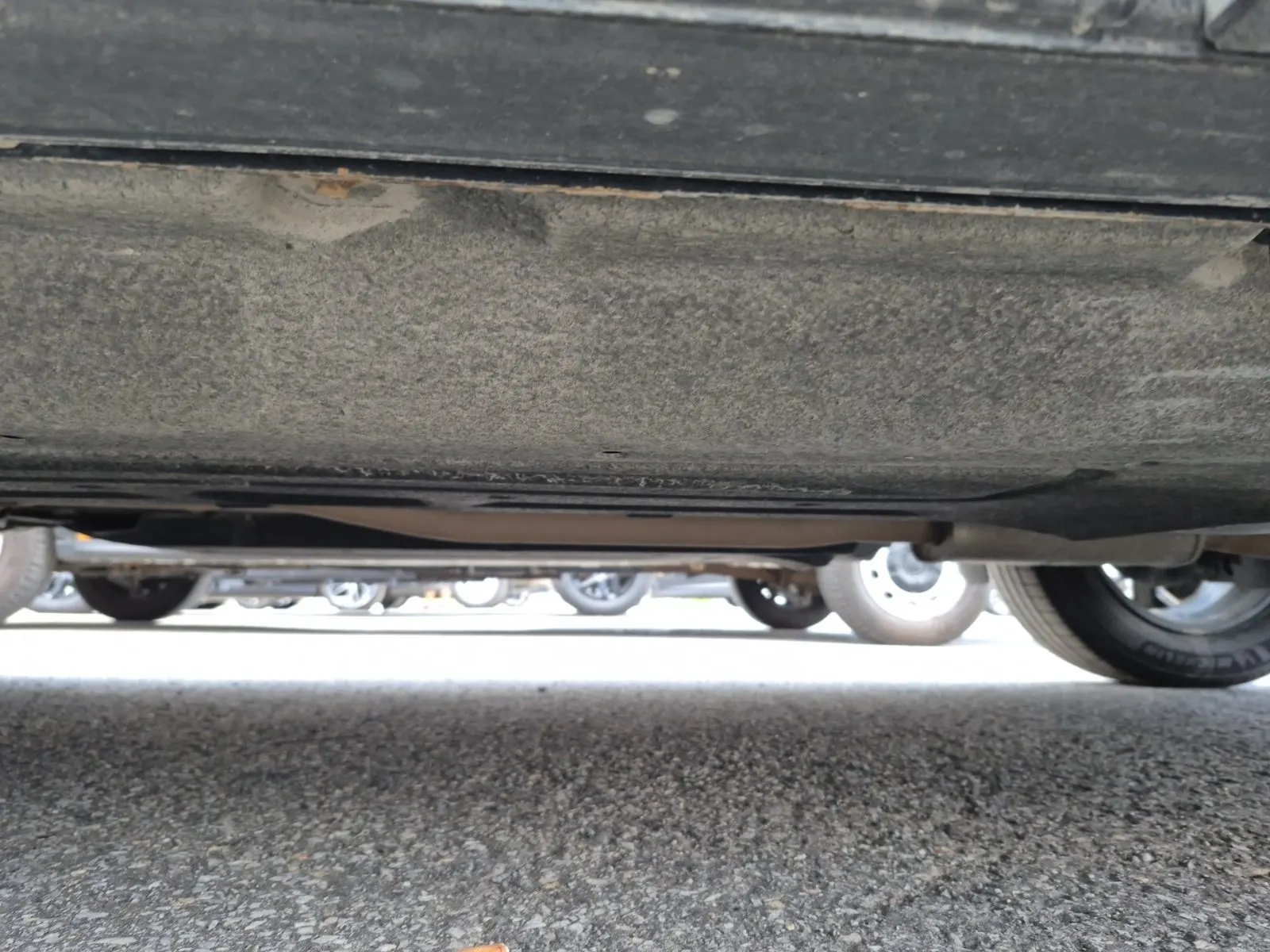 Undercarriage - Driver Photo
