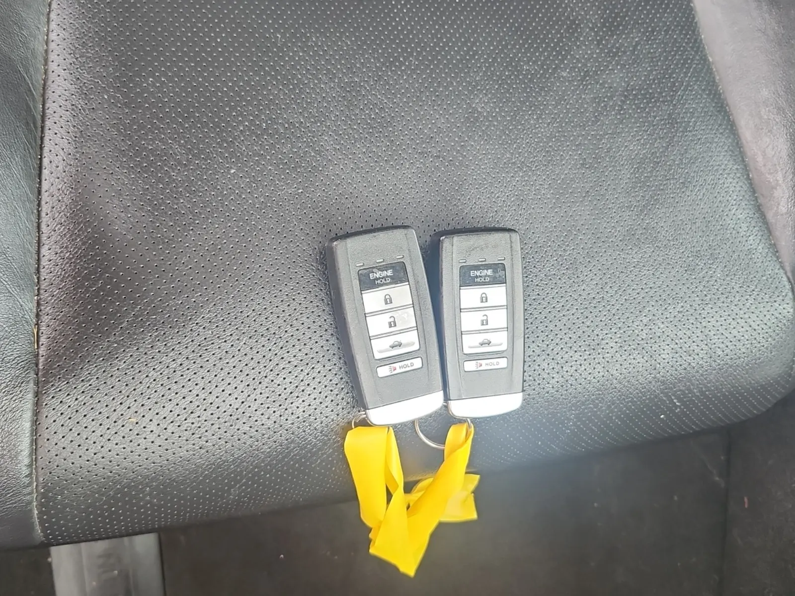 Keys/Fobs/Manual Photo