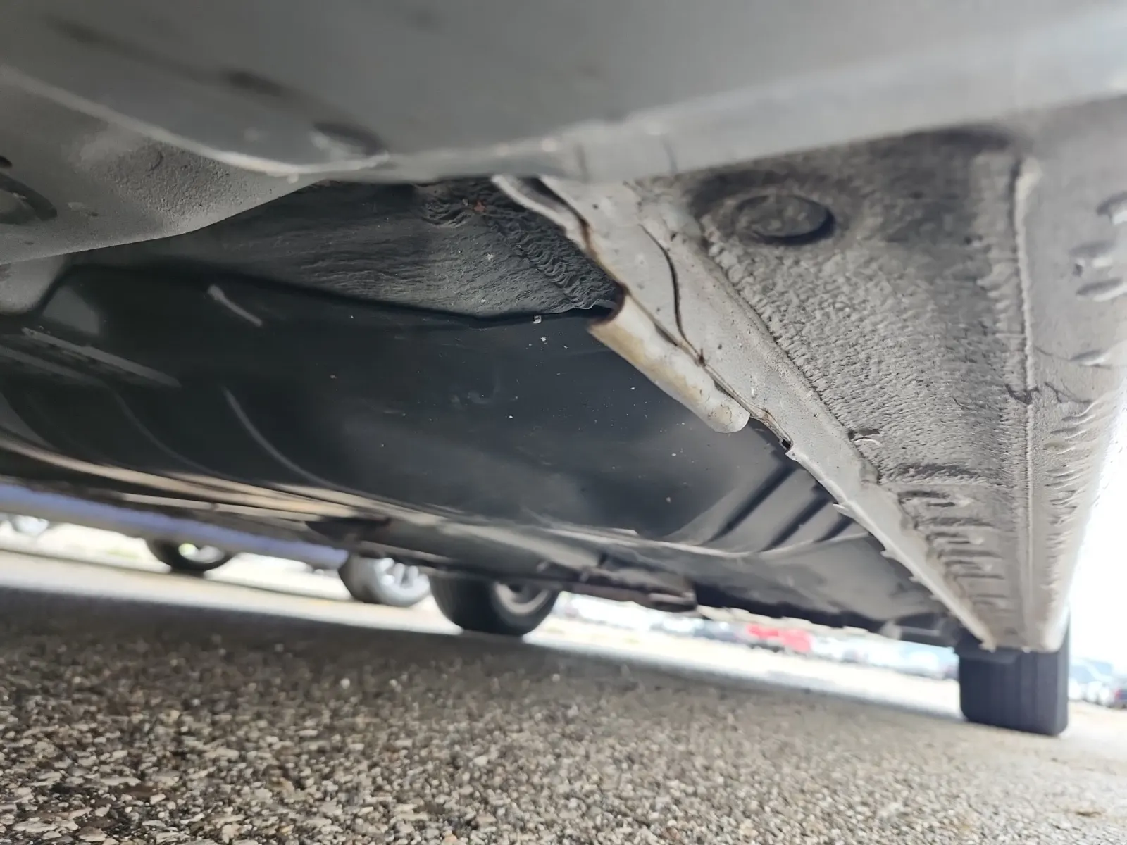 Undercarriage - Driver Photo