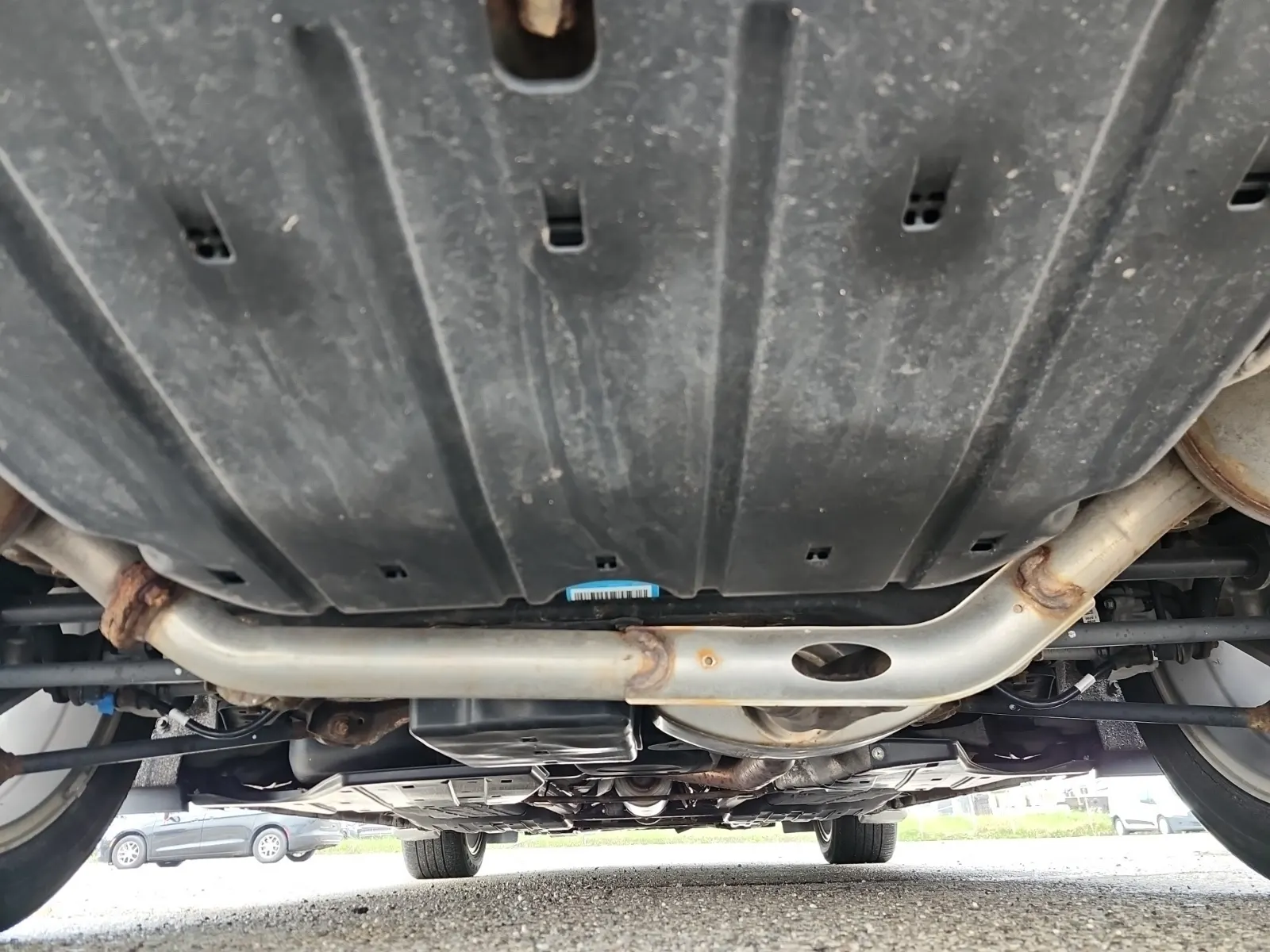 Undercarriage - Rear Photo