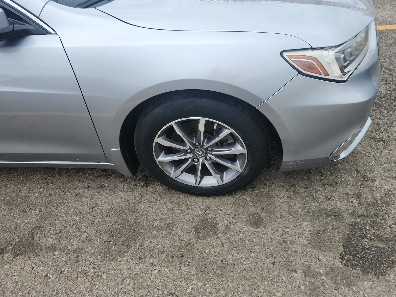 Right Front Wheel/Tire Photo