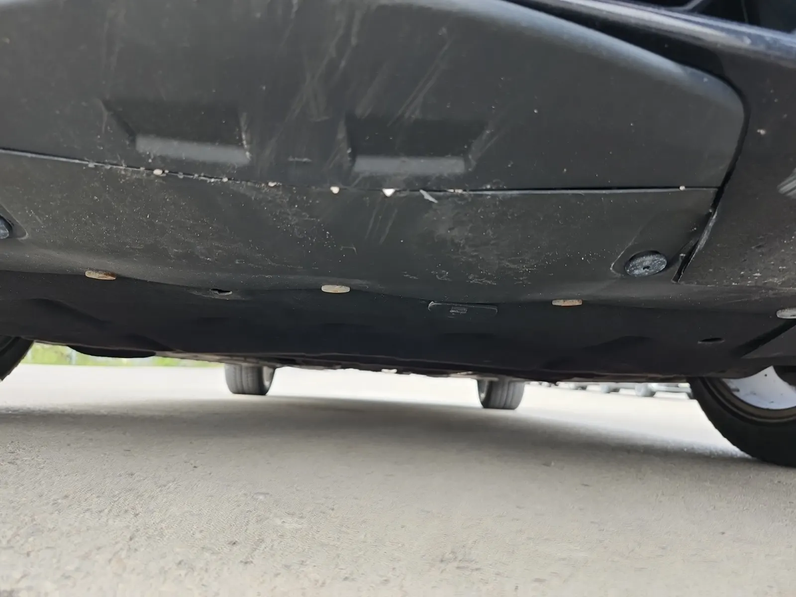 Undercarriage - Front Photo