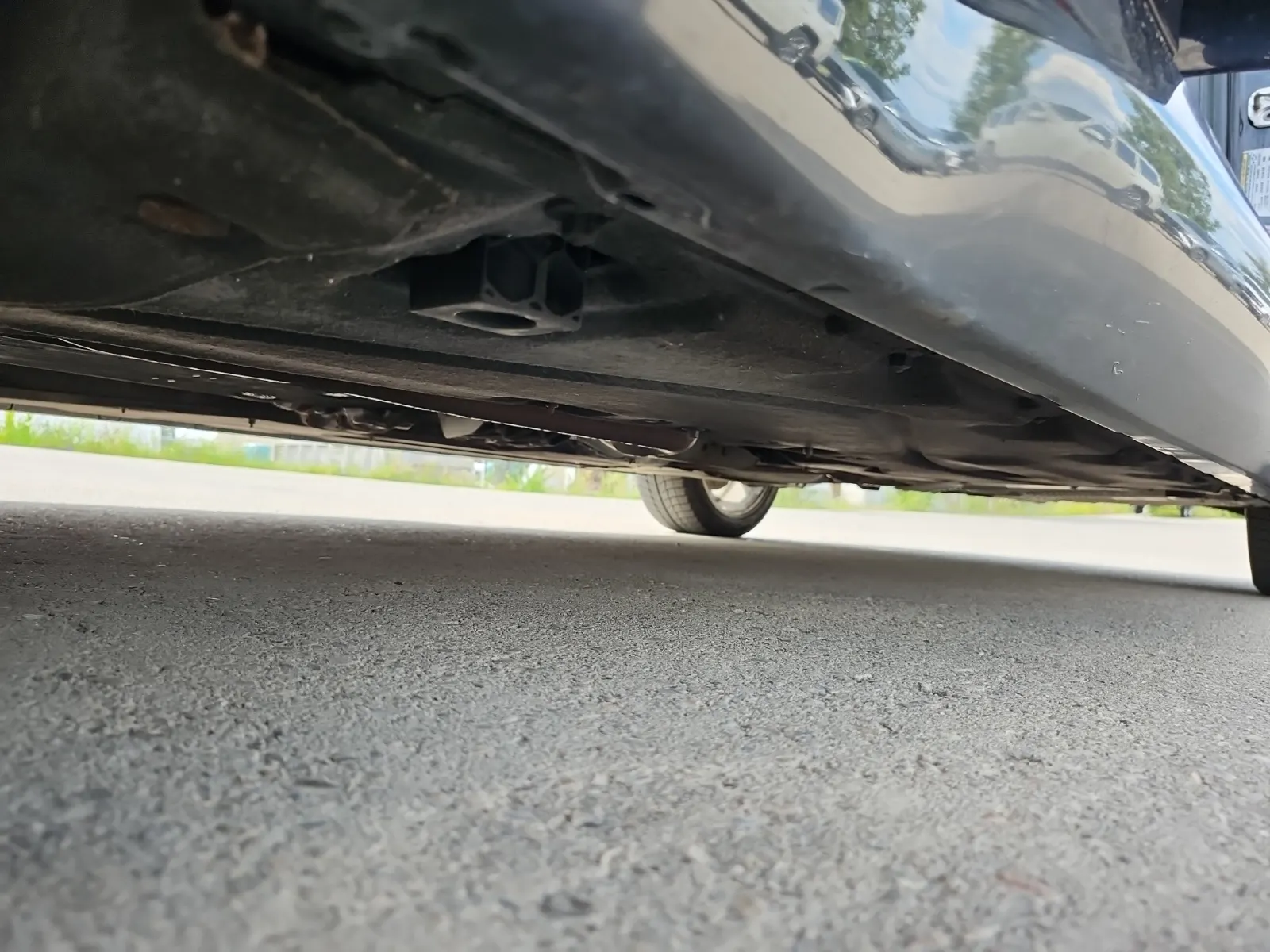 Undercarriage - Driver Photo