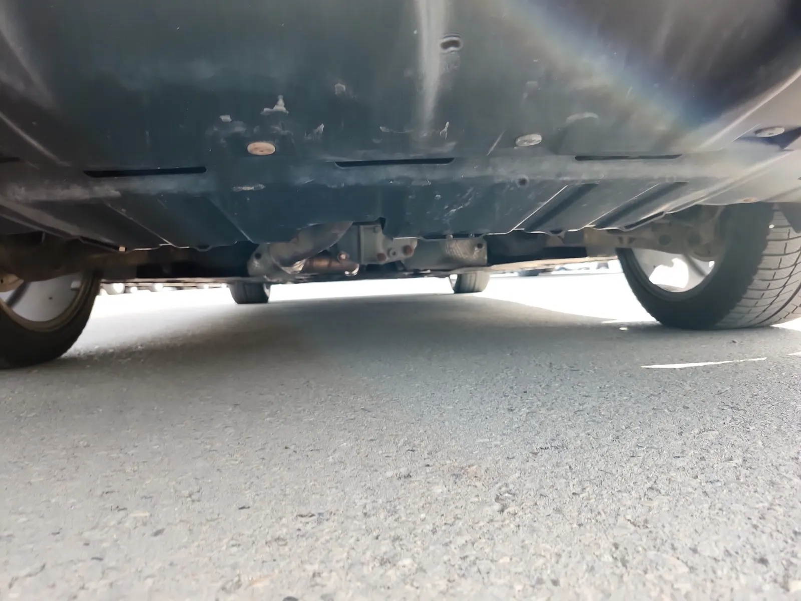 Undercarriage - Rear Photo