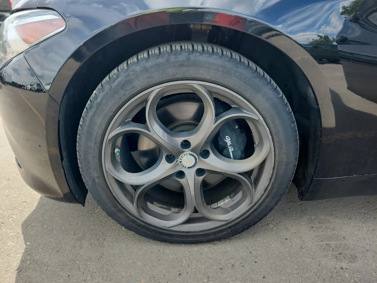 Front driver wheel/tire photo