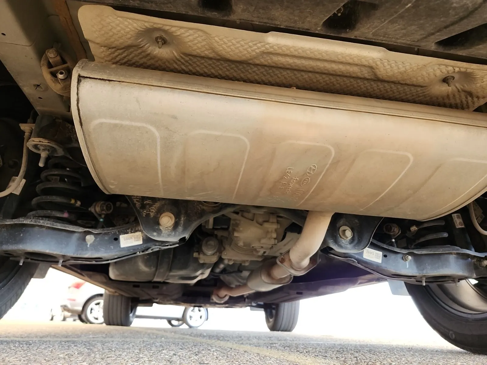 Undercarriage - Rear Photo