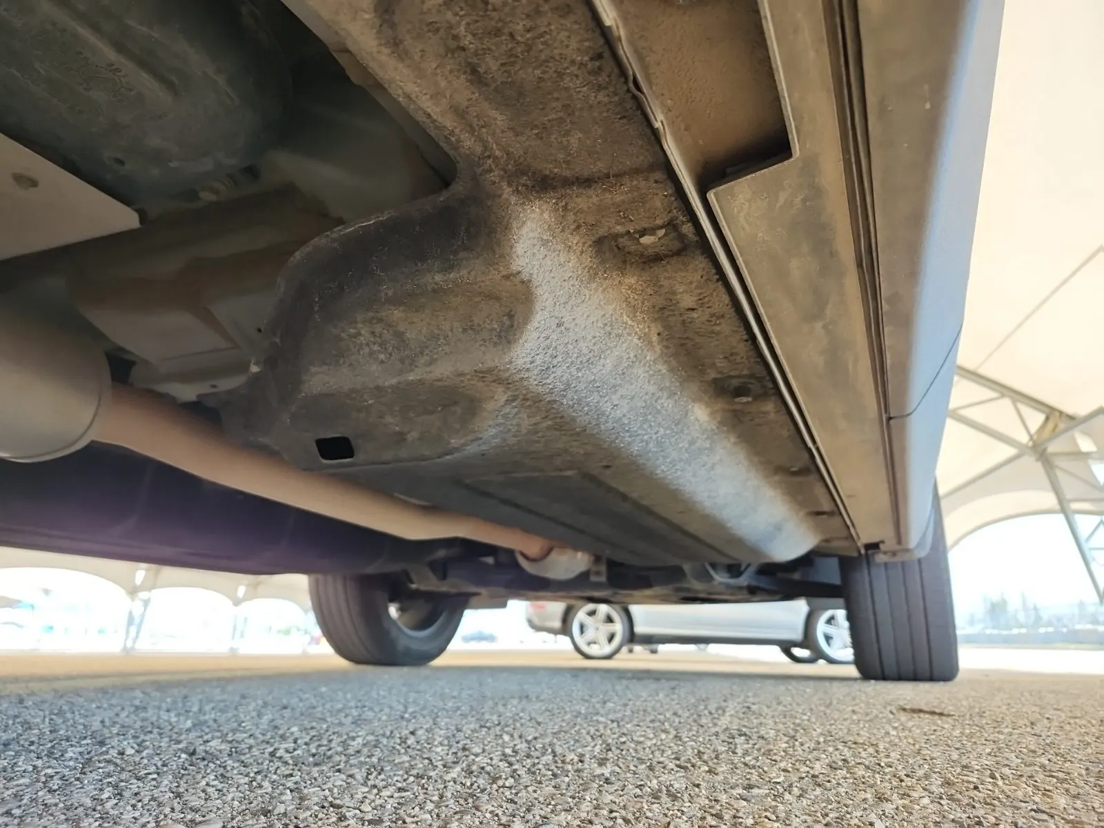 Undercarriage - Passenger Photo