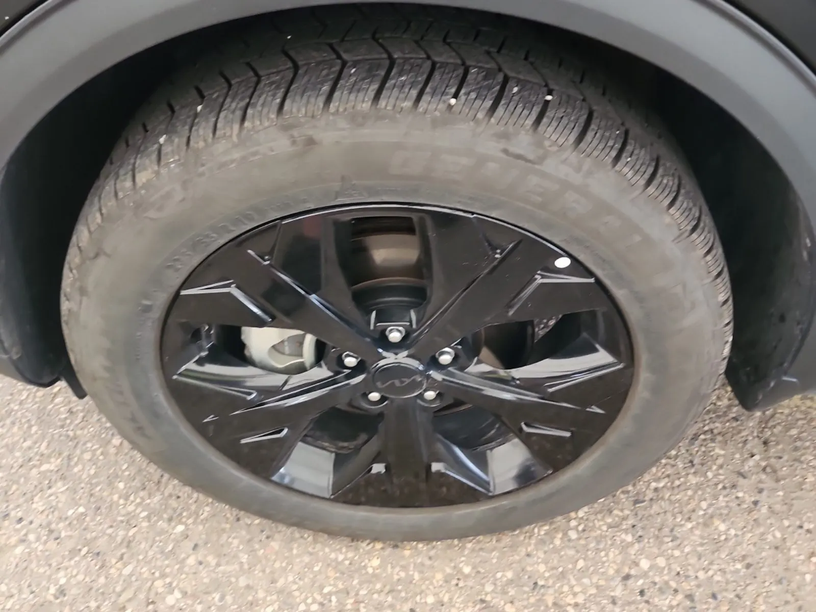 Front driver wheel/tire photo