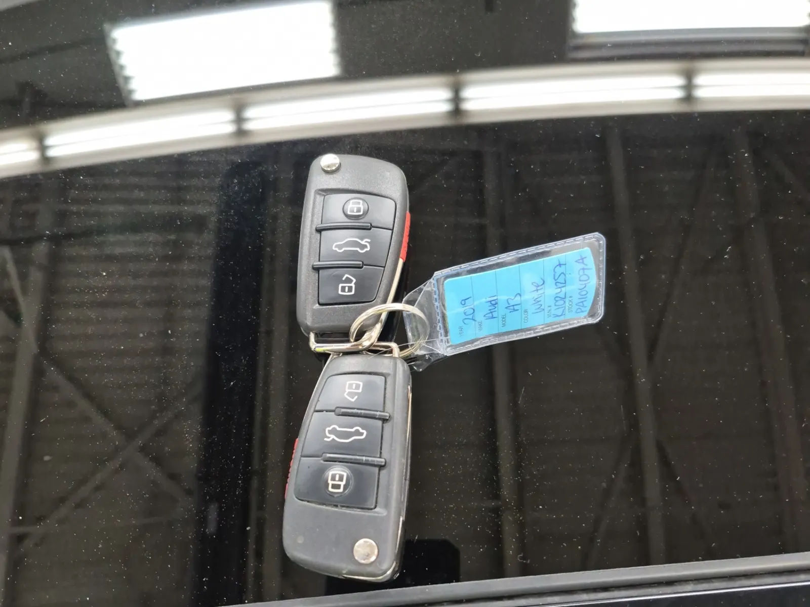 Keys/Fobs/Manual Photo