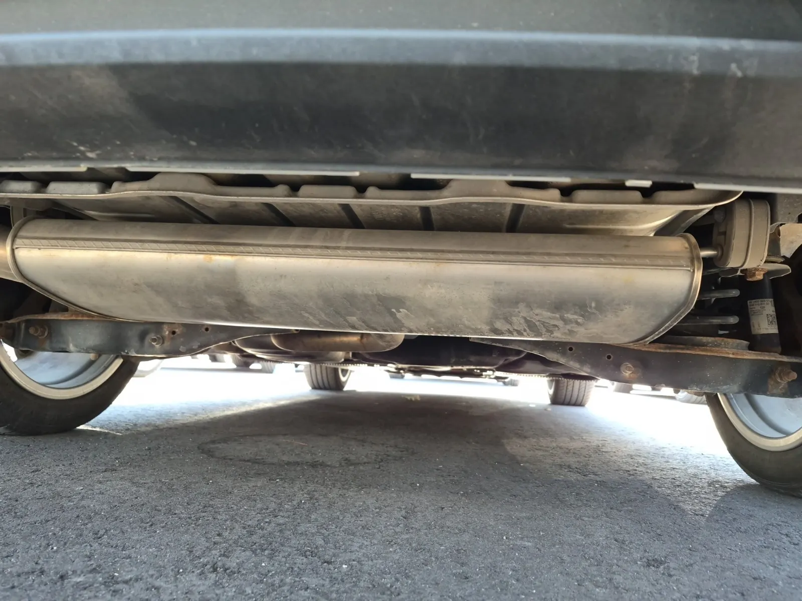 Undercarriage - Rear Photo