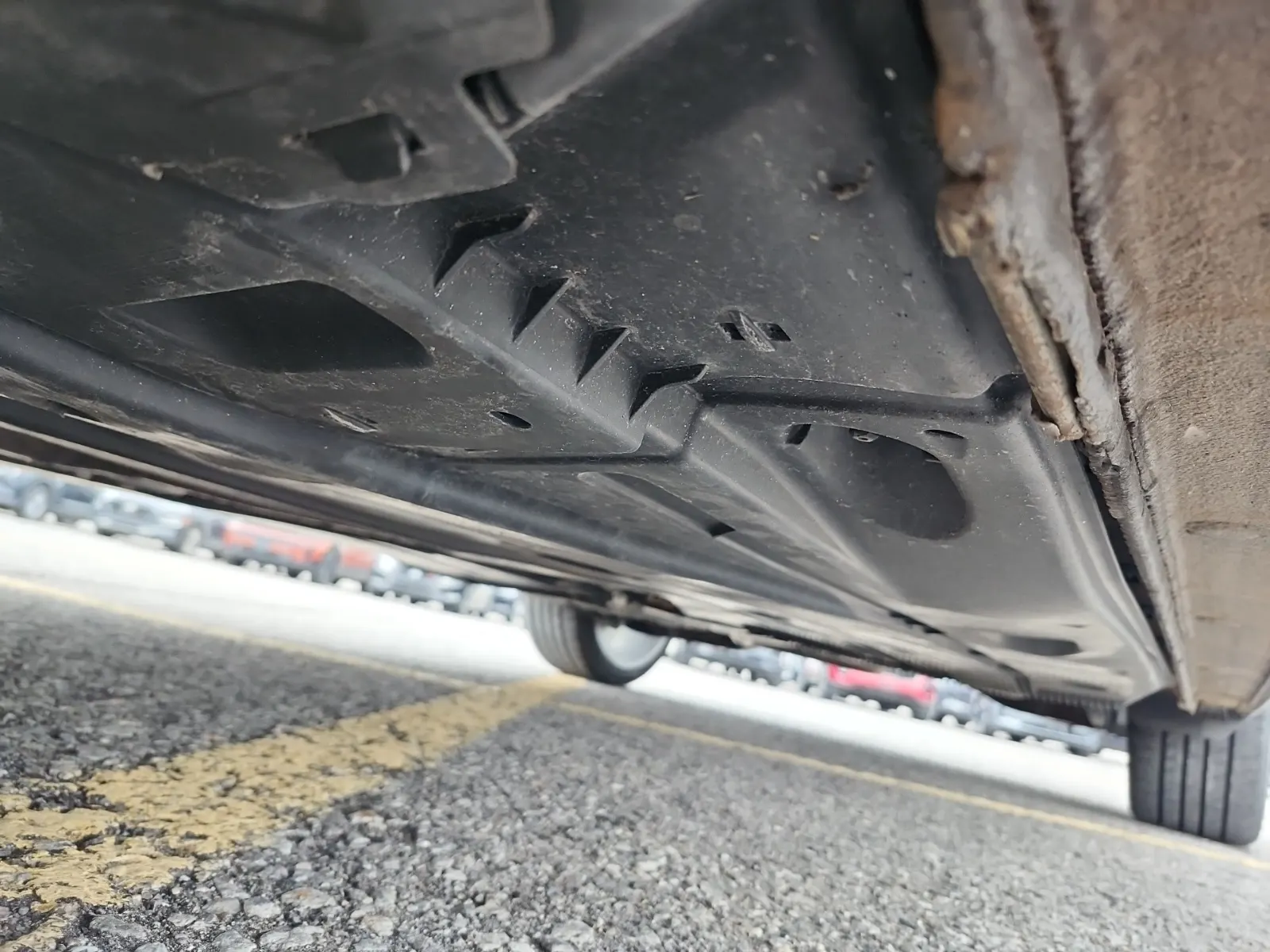 Undercarriage - Driver Photo