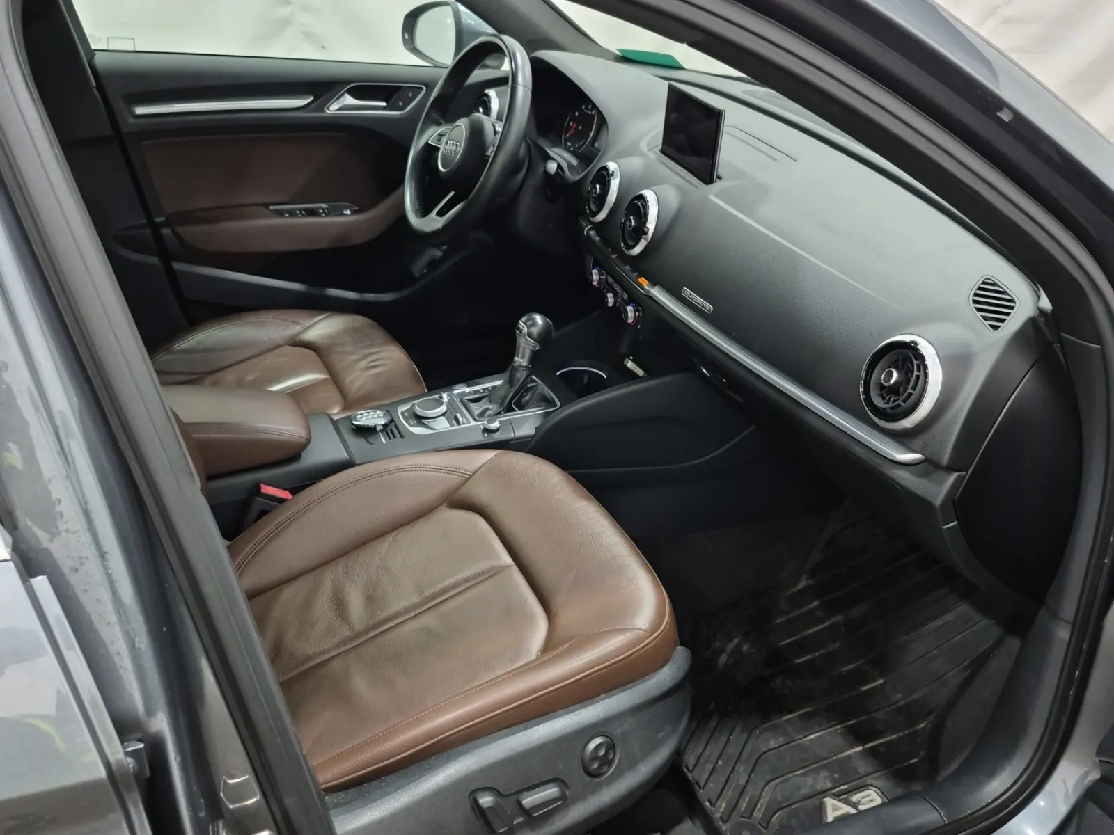 Right Side Interior Photo