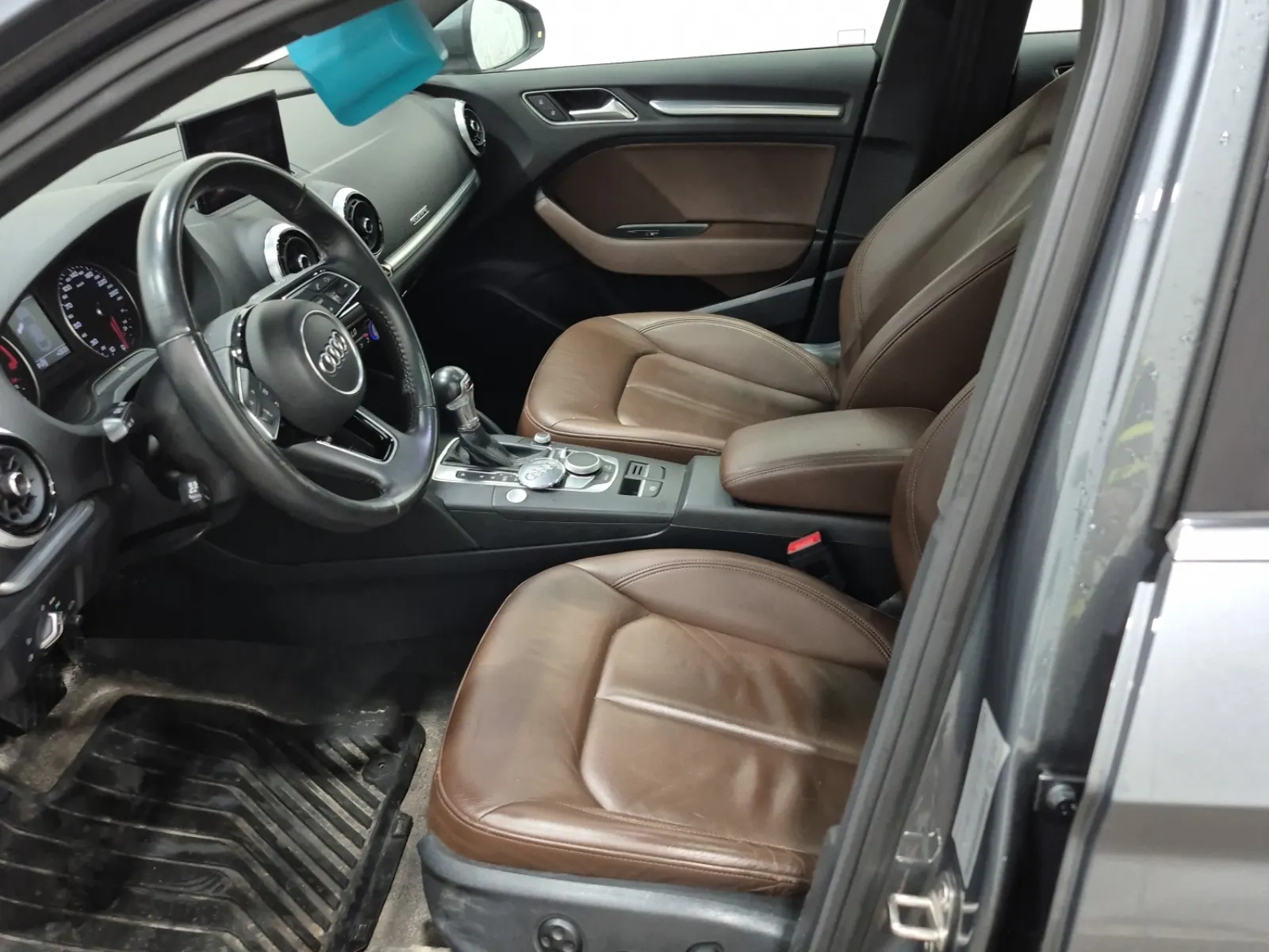 Front Interior Photo