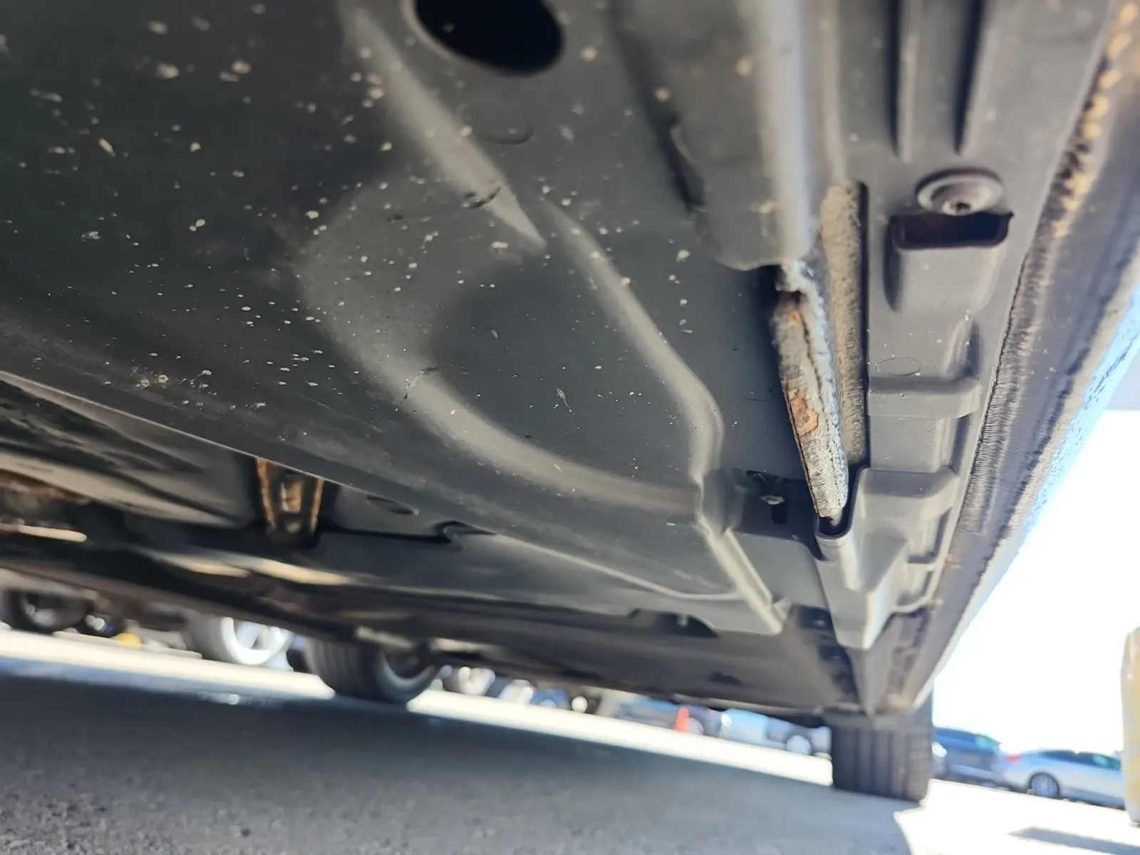 Undercarriage - Passenger Photo