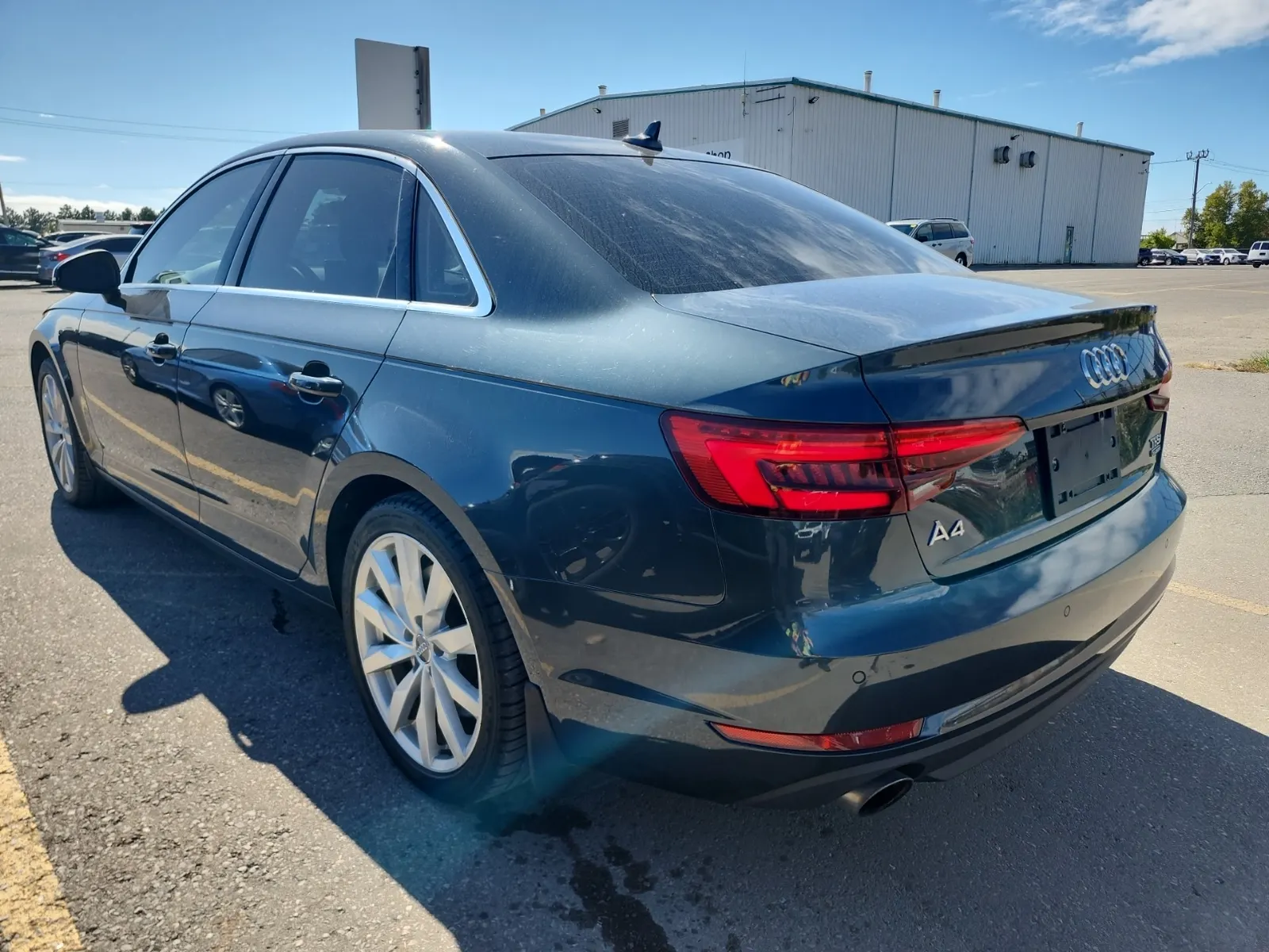 Driver Rear 3/4 Photo