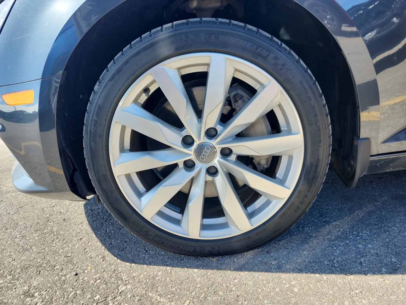 Front driver wheel/tire photo