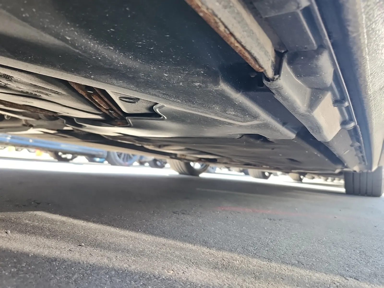 Undercarriage - Passenger Photo