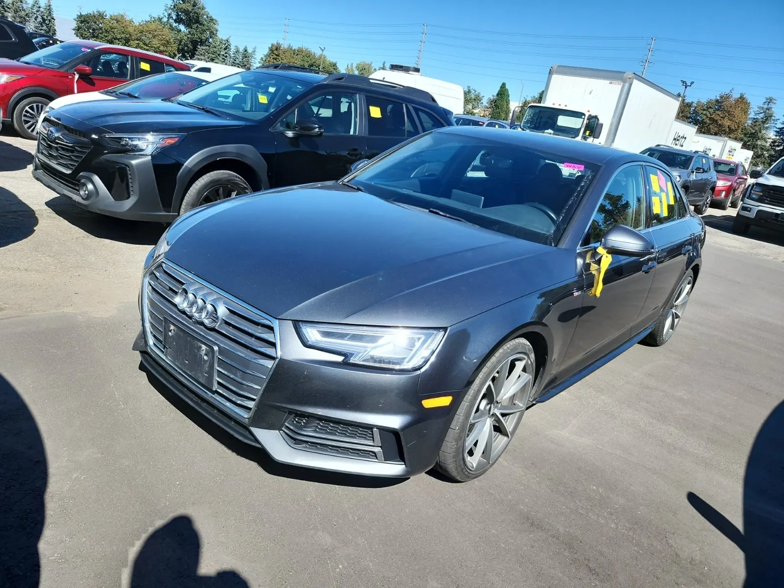 Front driver 3/4 photo