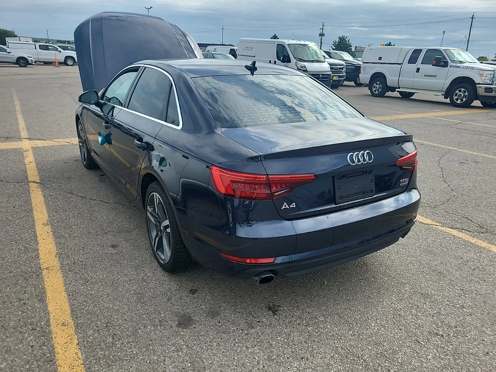 Driver Rear 3/4 Photo