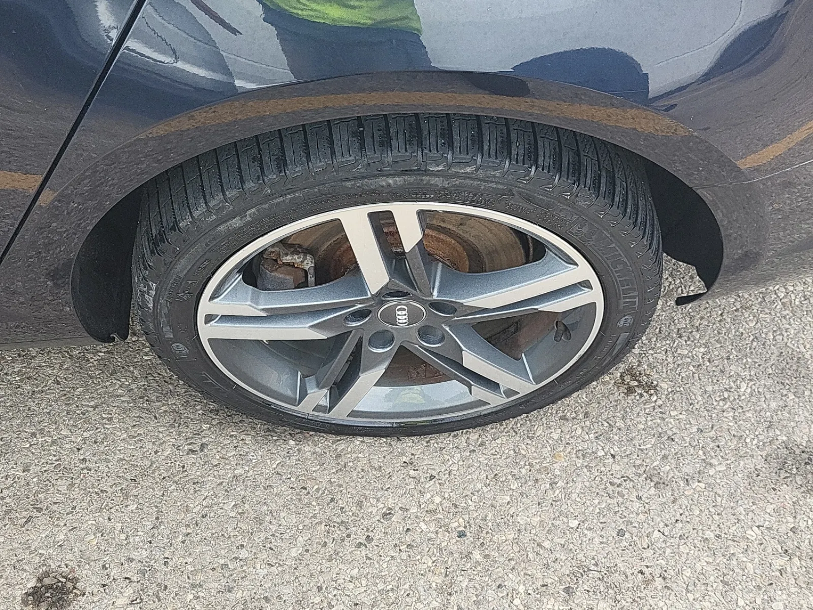 Left Rear Wheel/Tire Photo