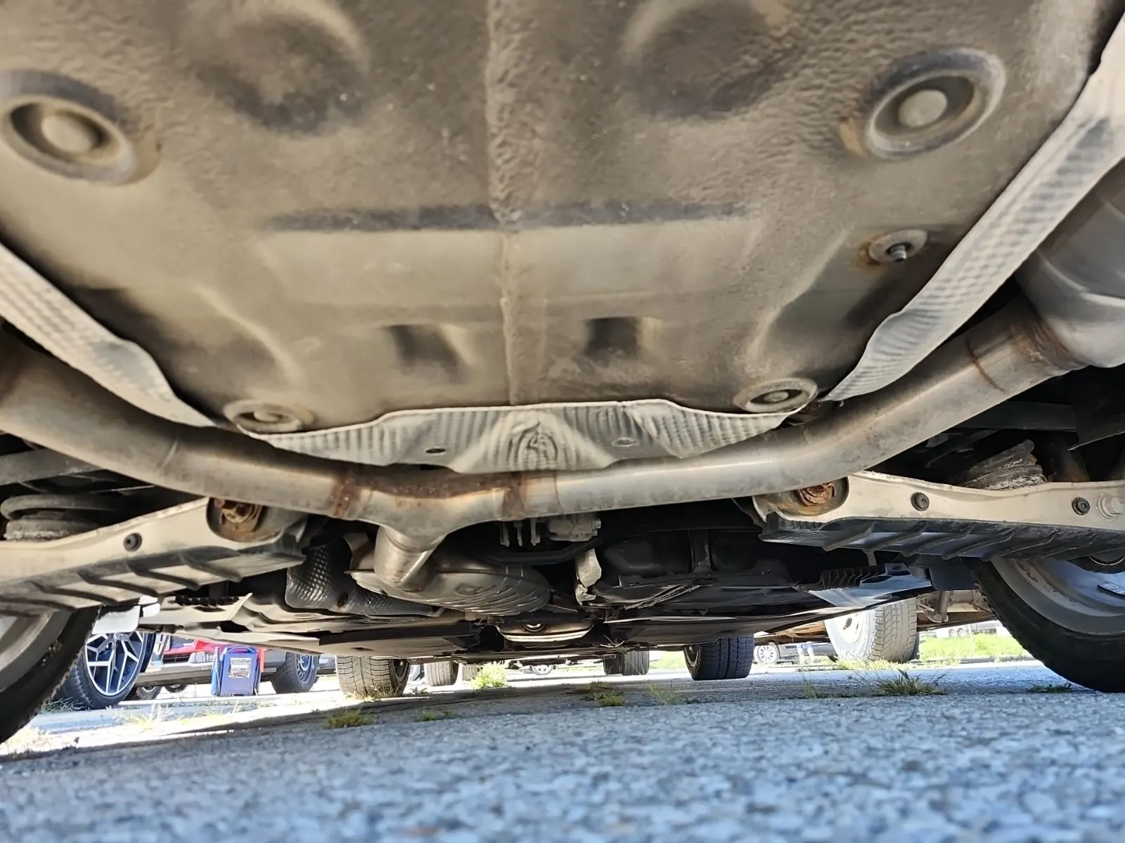 Undercarriage - Rear Photo