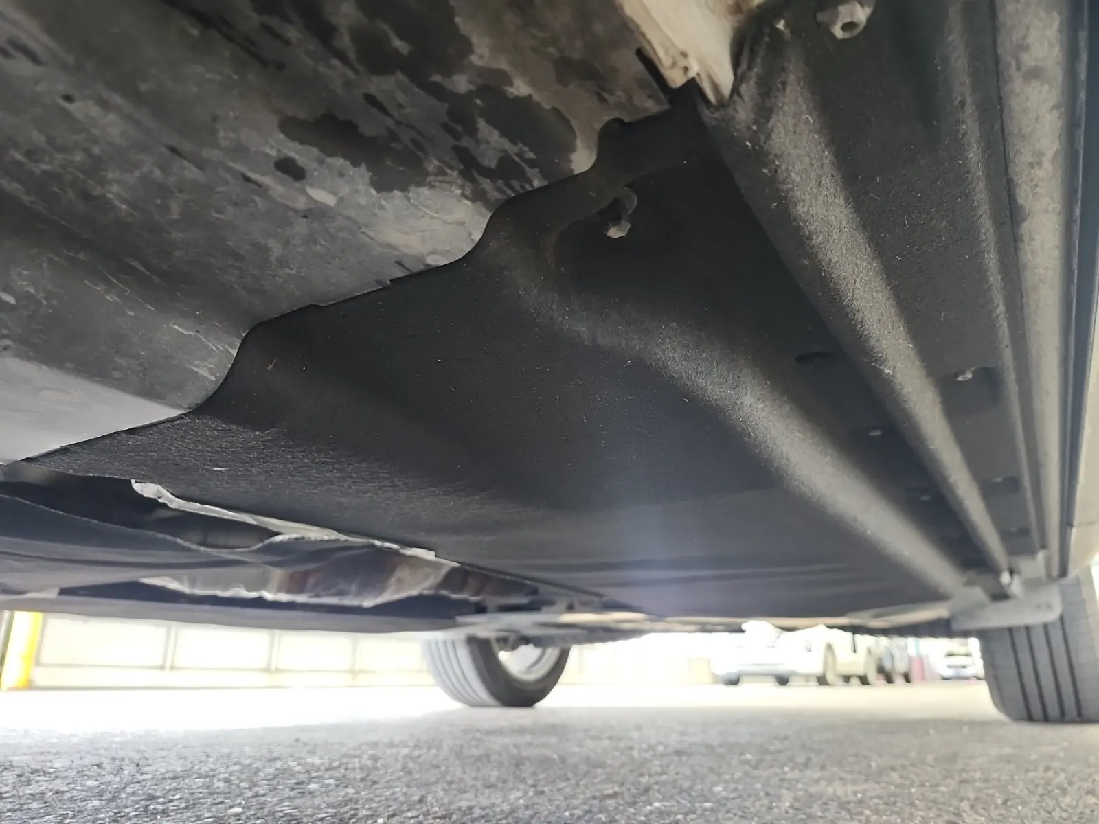Undercarriage - Driver Photo