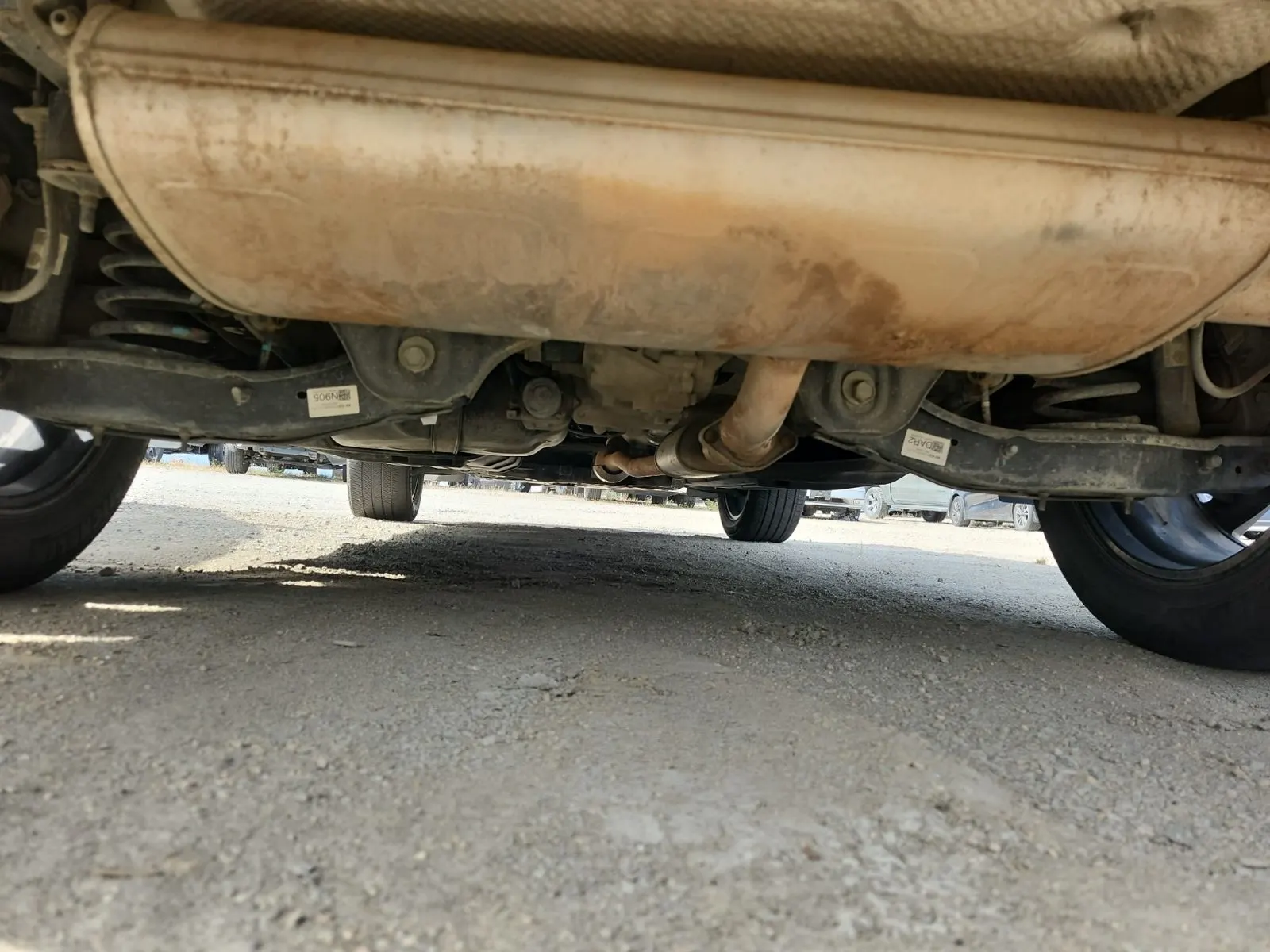 Undercarriage - Rear Photo
