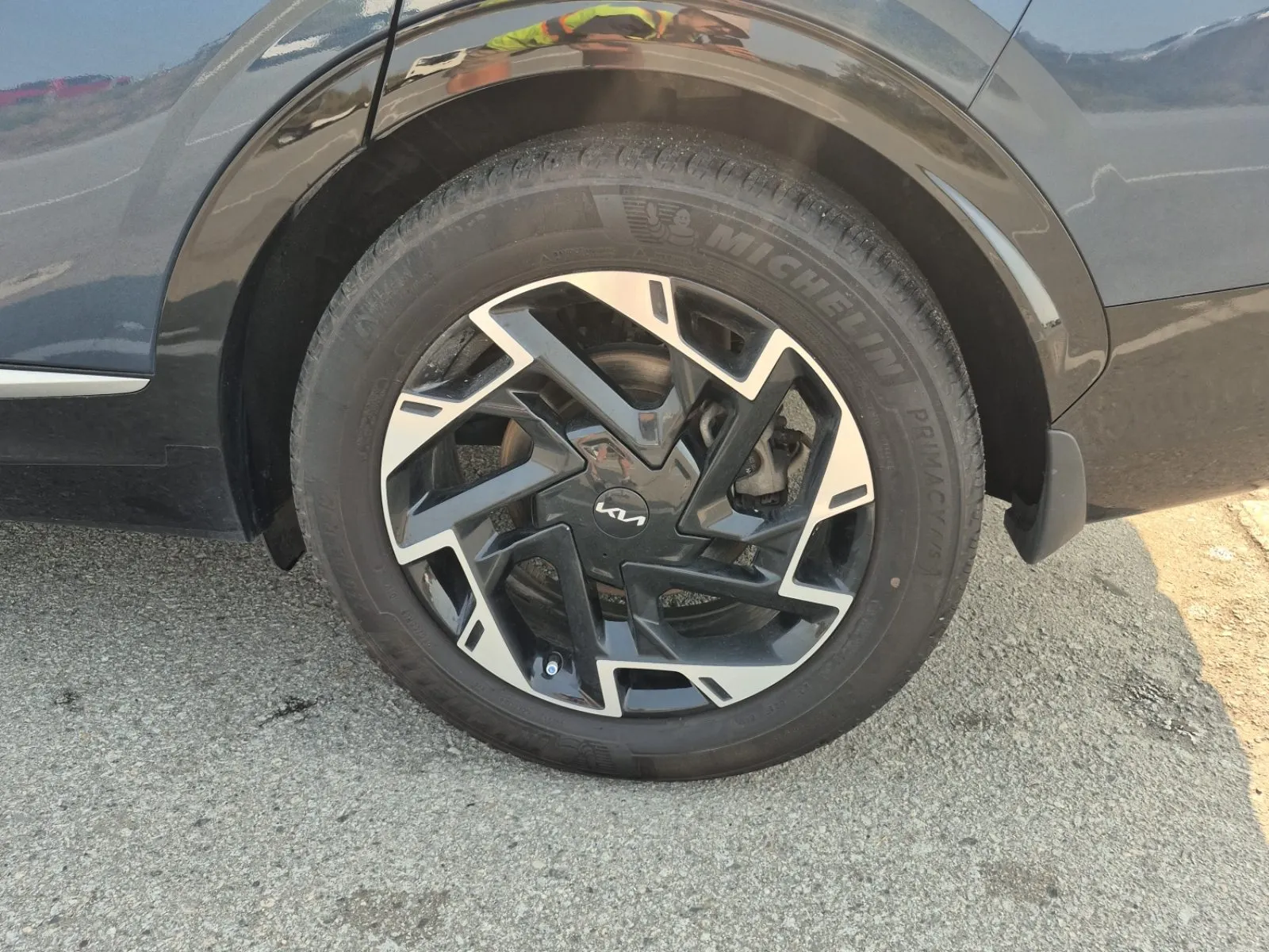 Left Rear Wheel/Tire Photo