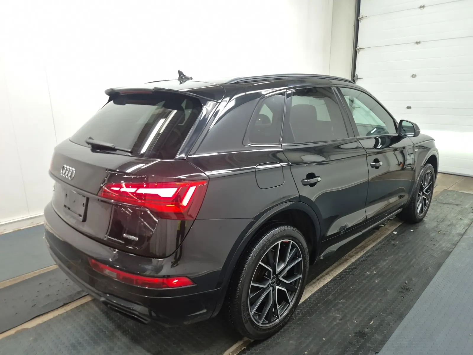 Passenger Rear 3/4 Photo