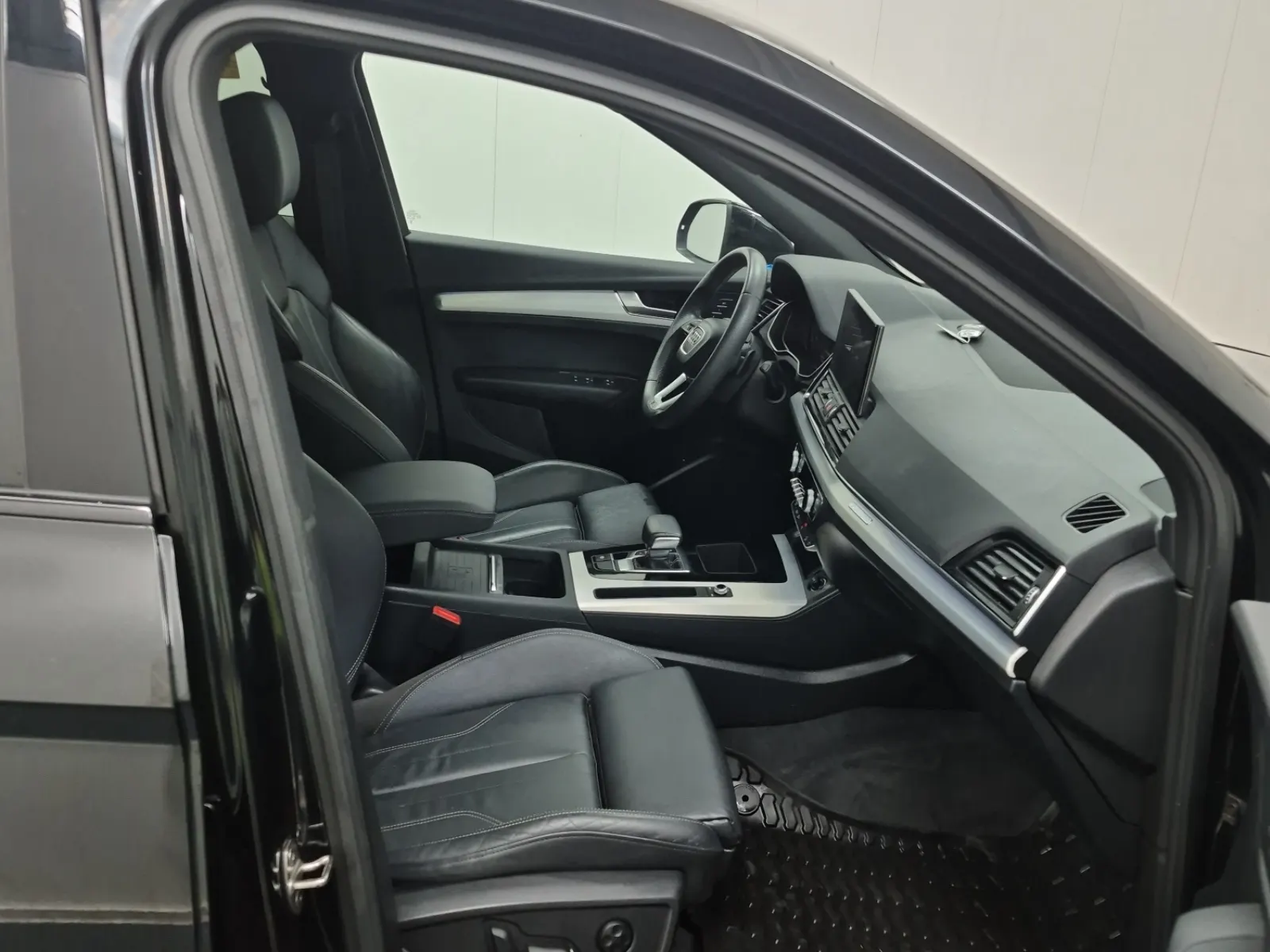Right Side Interior Photo