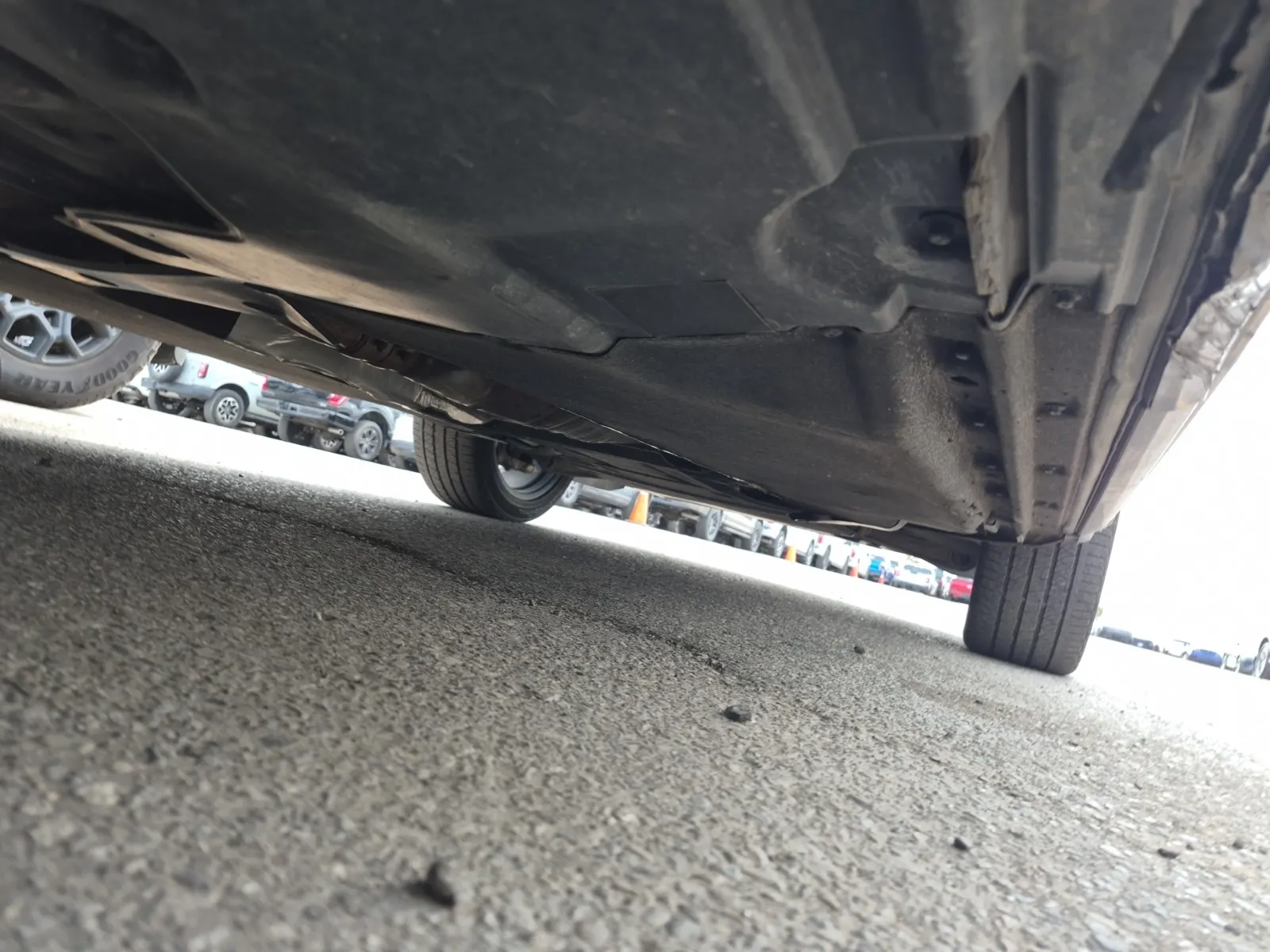 Undercarriage - Passenger Photo