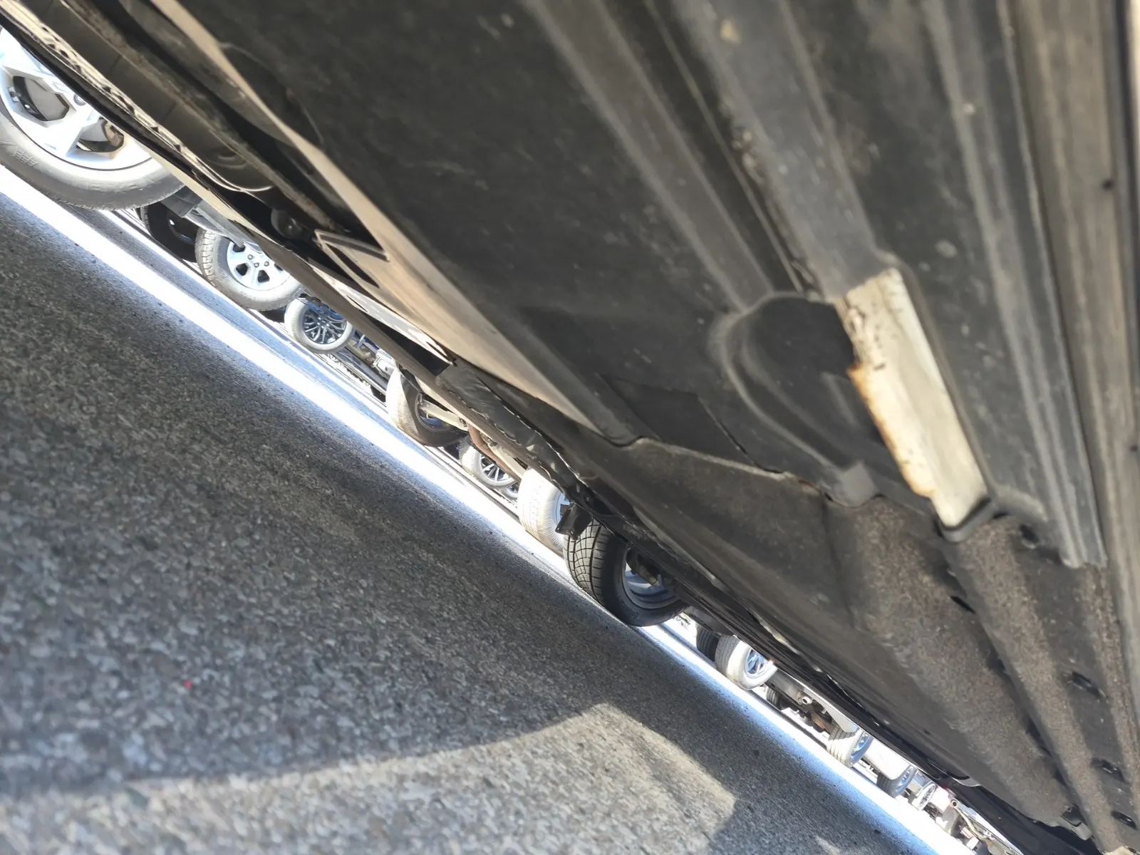 Undercarriage - Passenger Photo