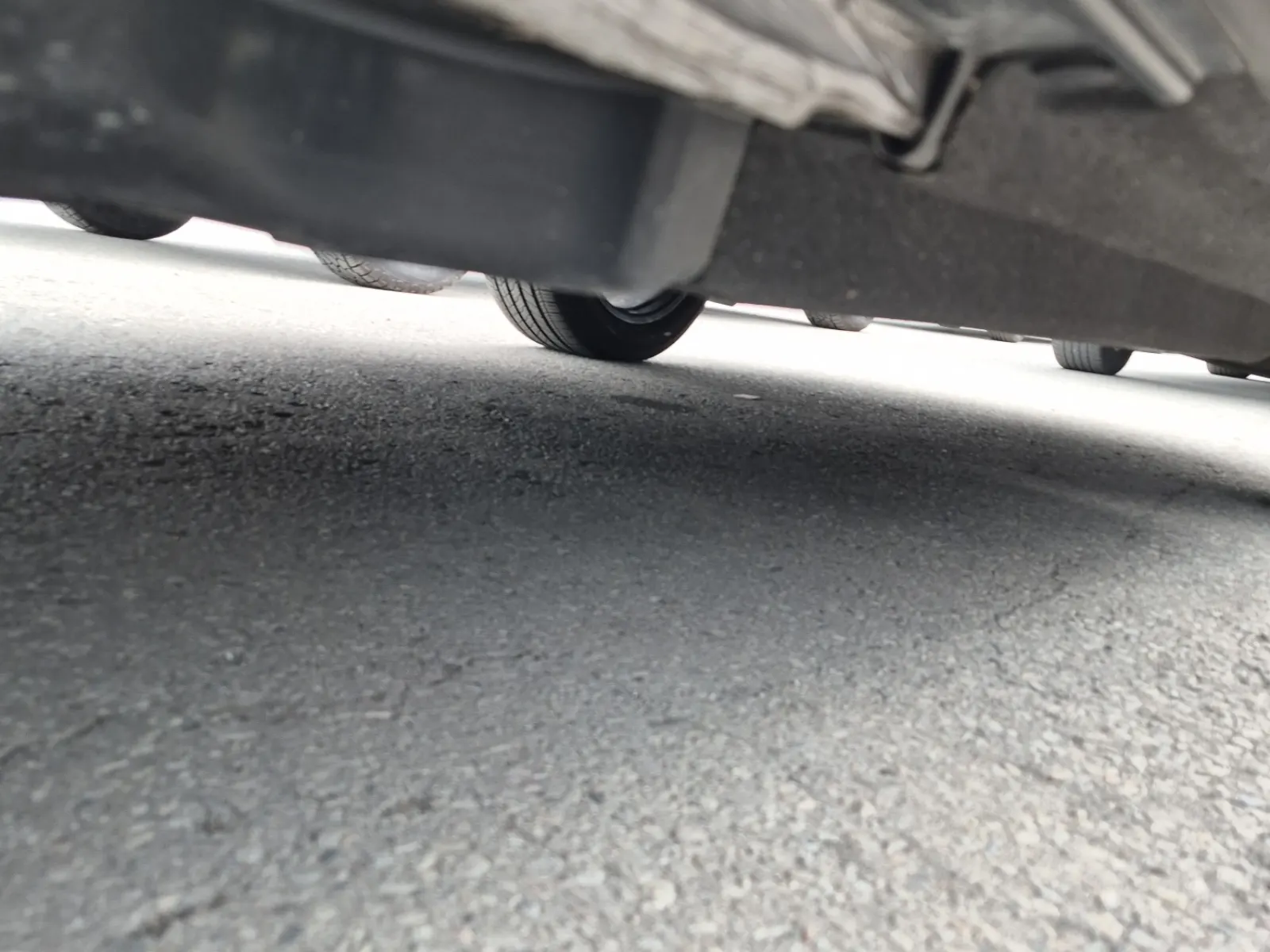 Undercarriage - Passenger Photo
