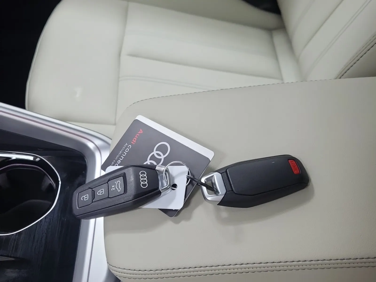 Keys/Fobs/Manual Photo