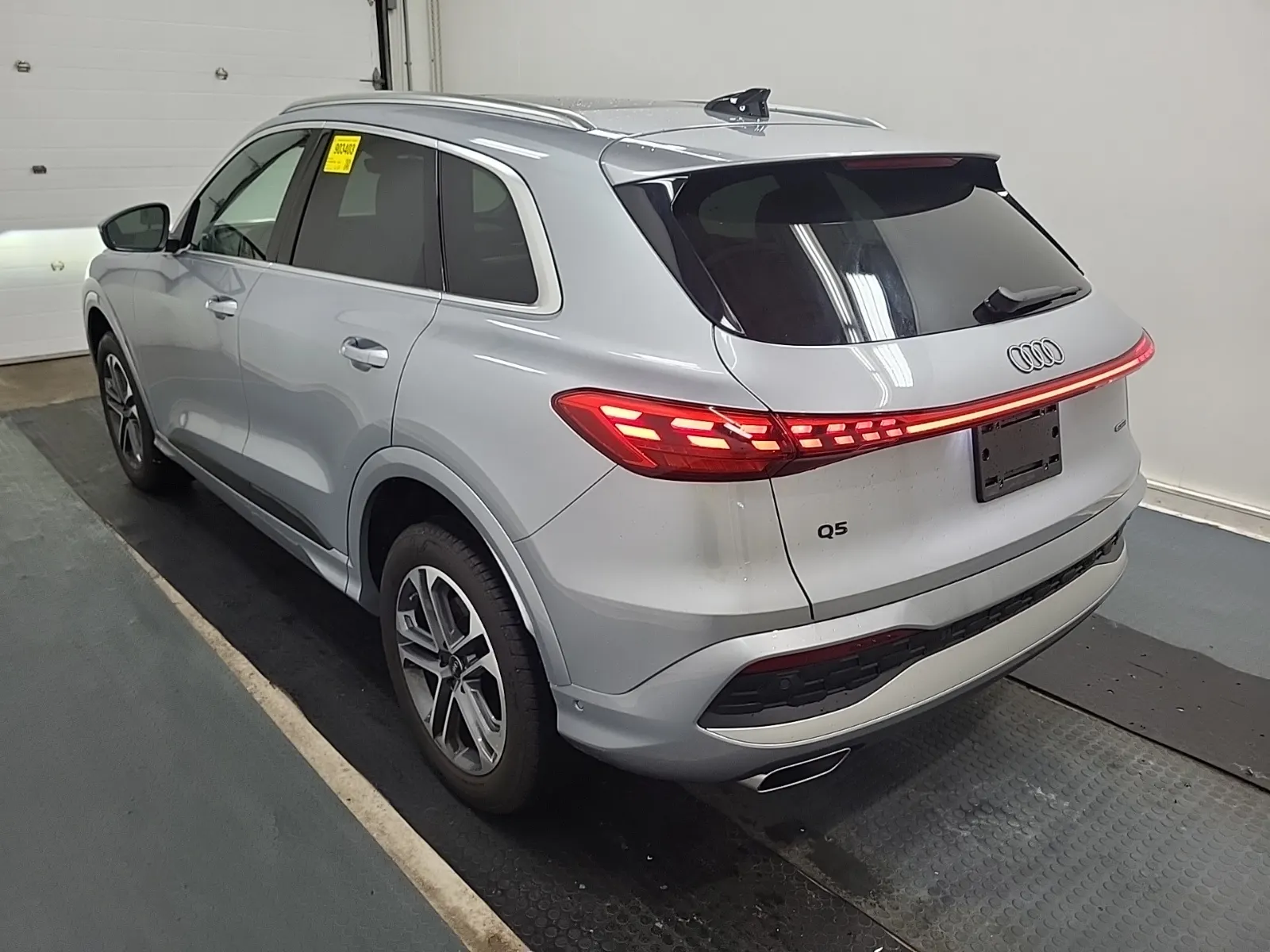 Driver Rear 3/4 Photo