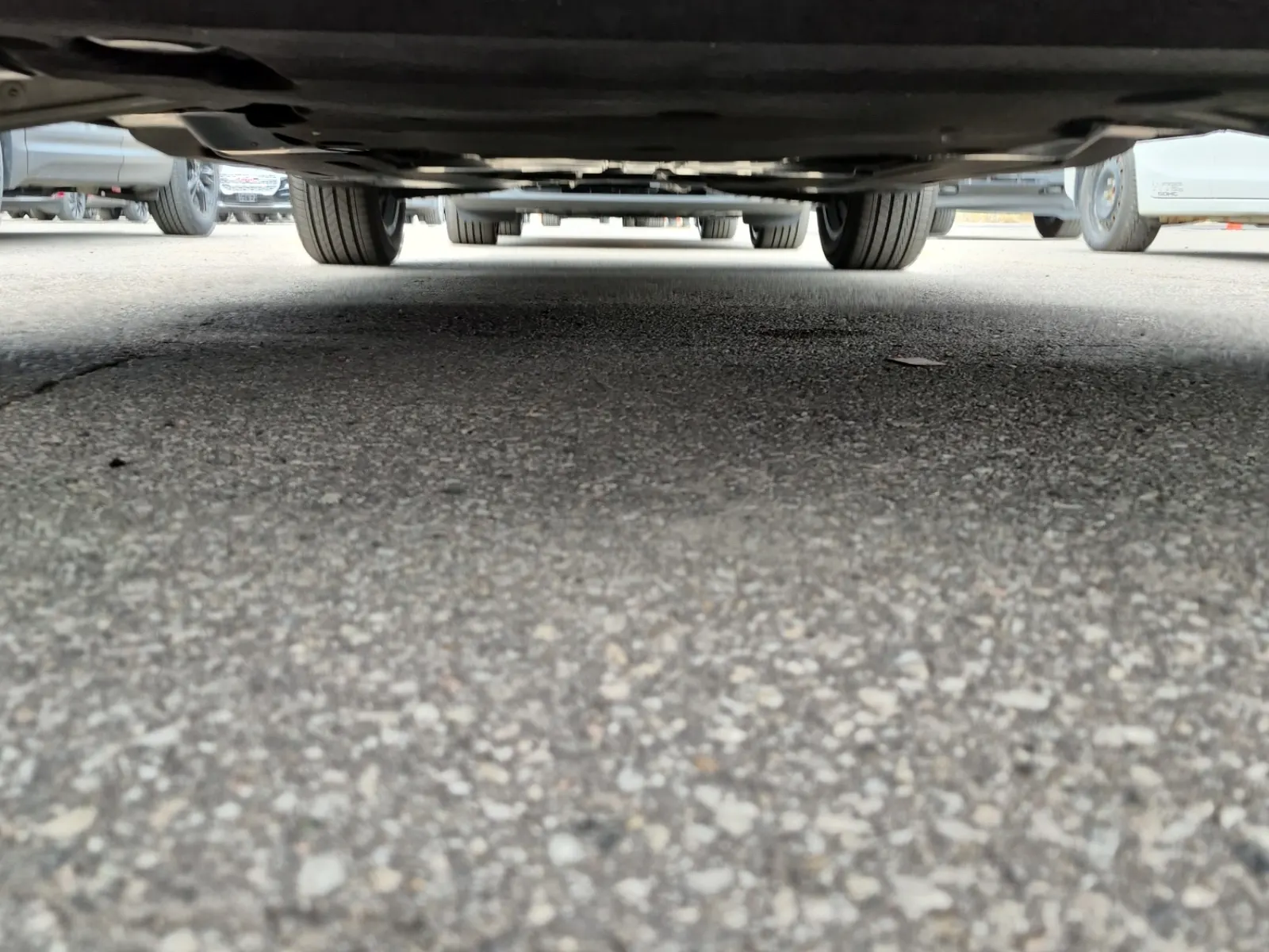 Undercarriage - Front Photo