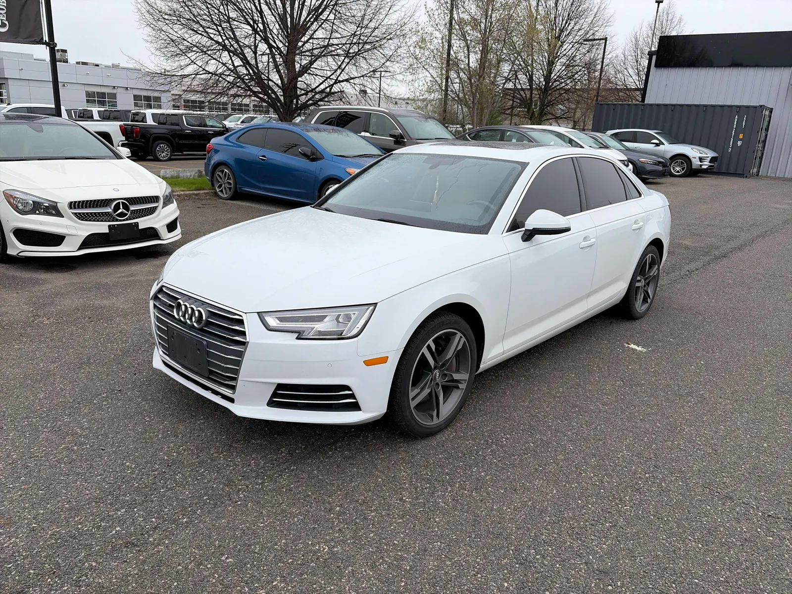 3/4 Front (Main image)